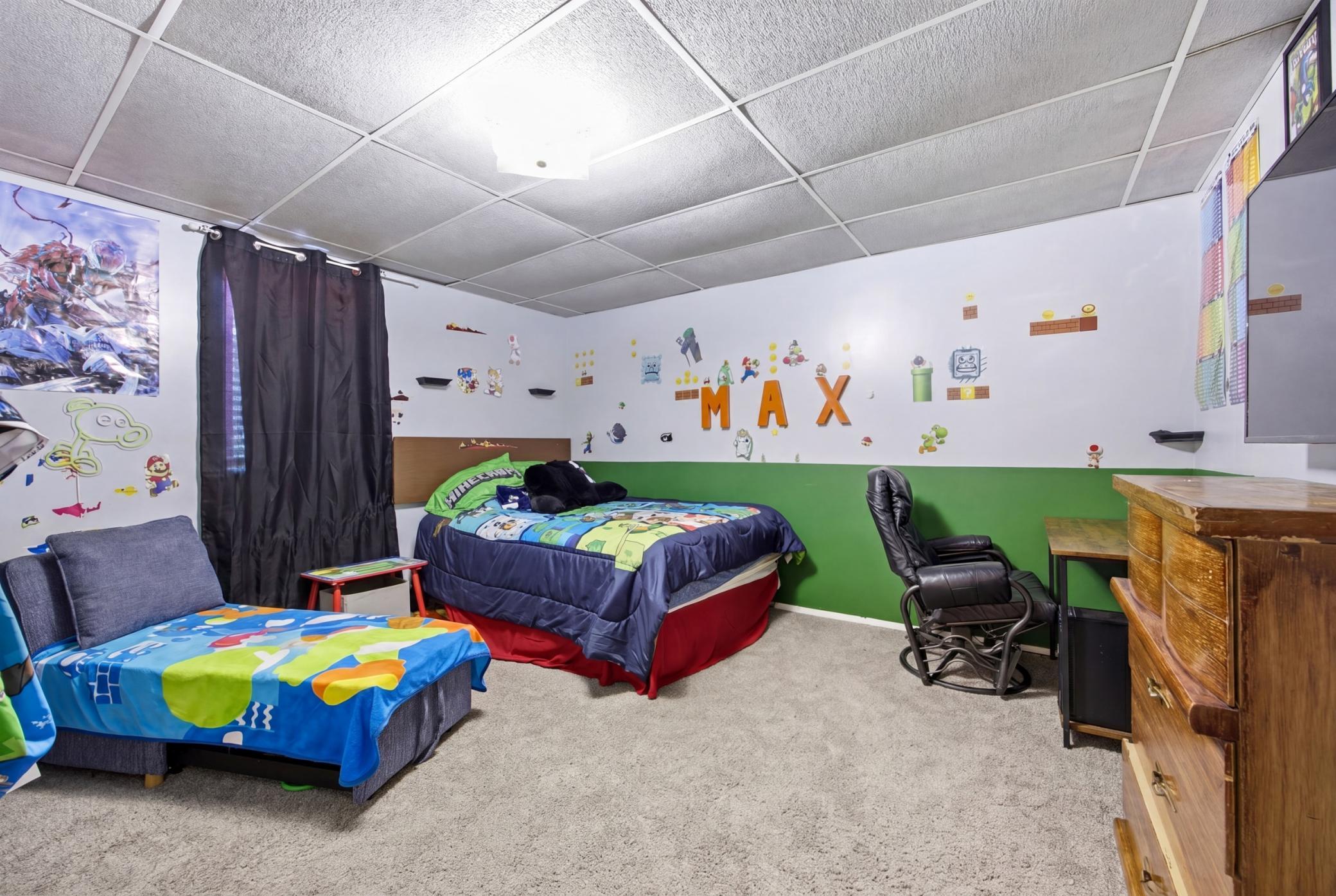 main property photo 28