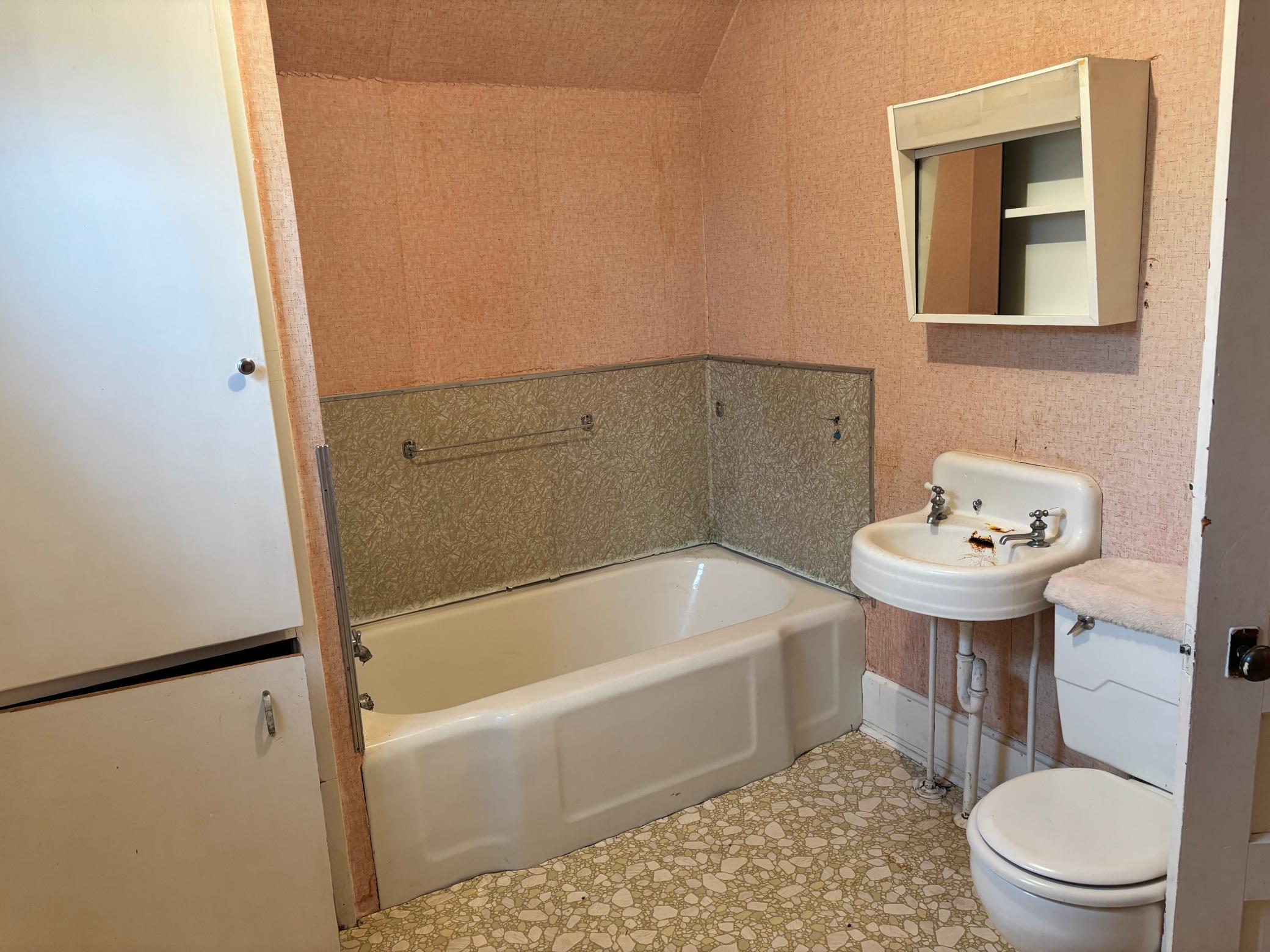 main property photo 40