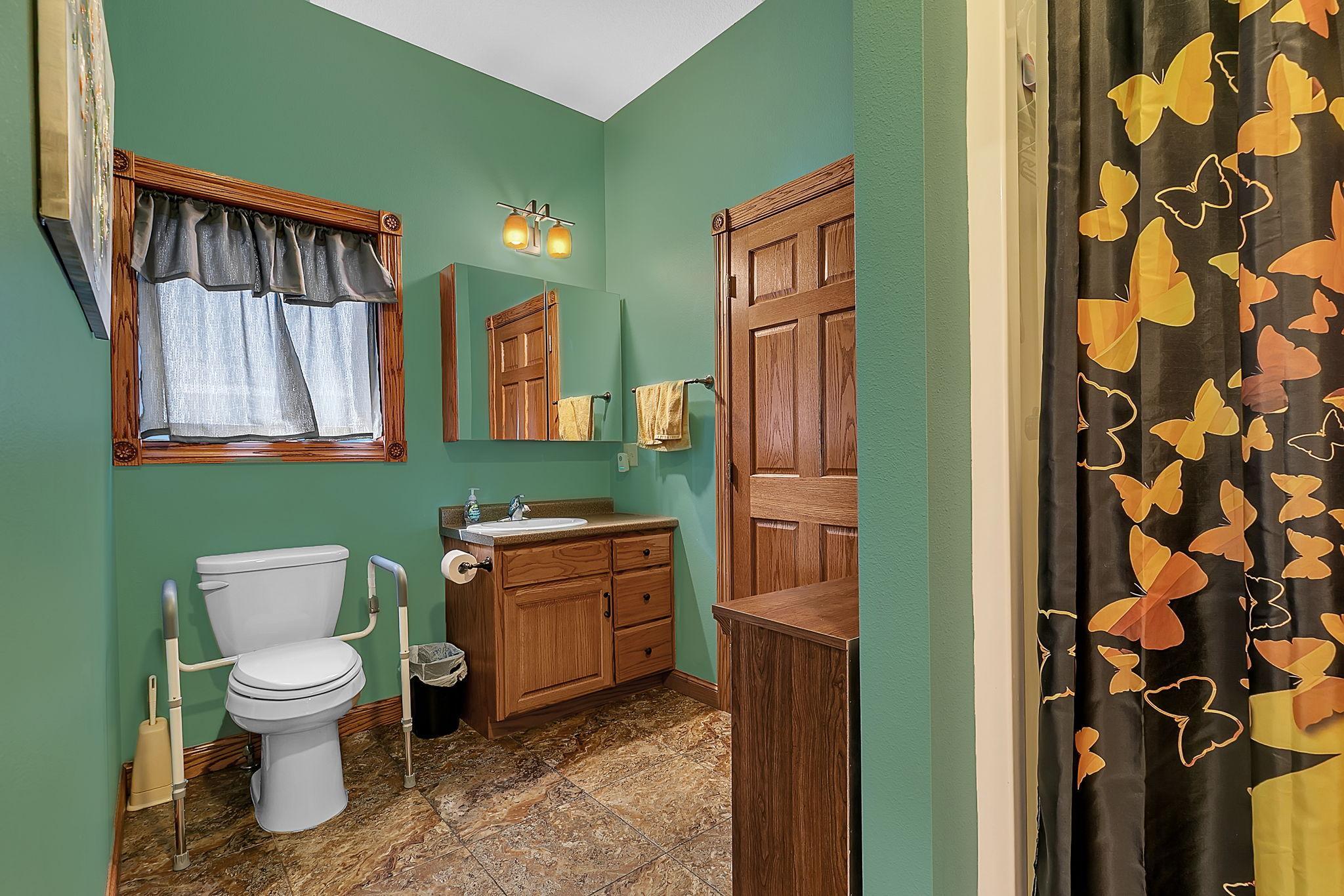 main property photo 40