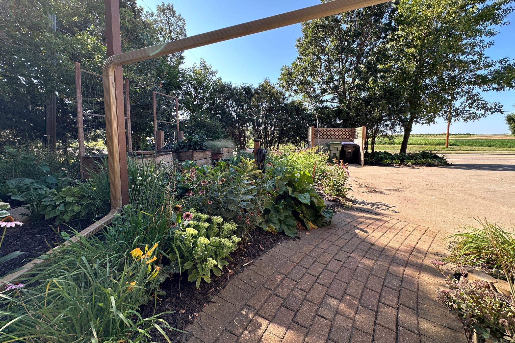 main property photo 42
