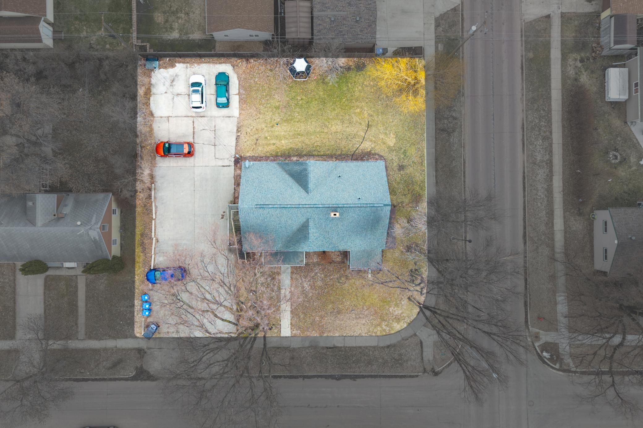 main property photo 10