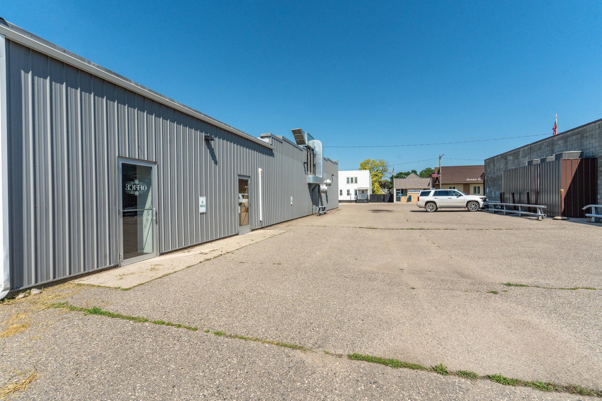 main property photo 9