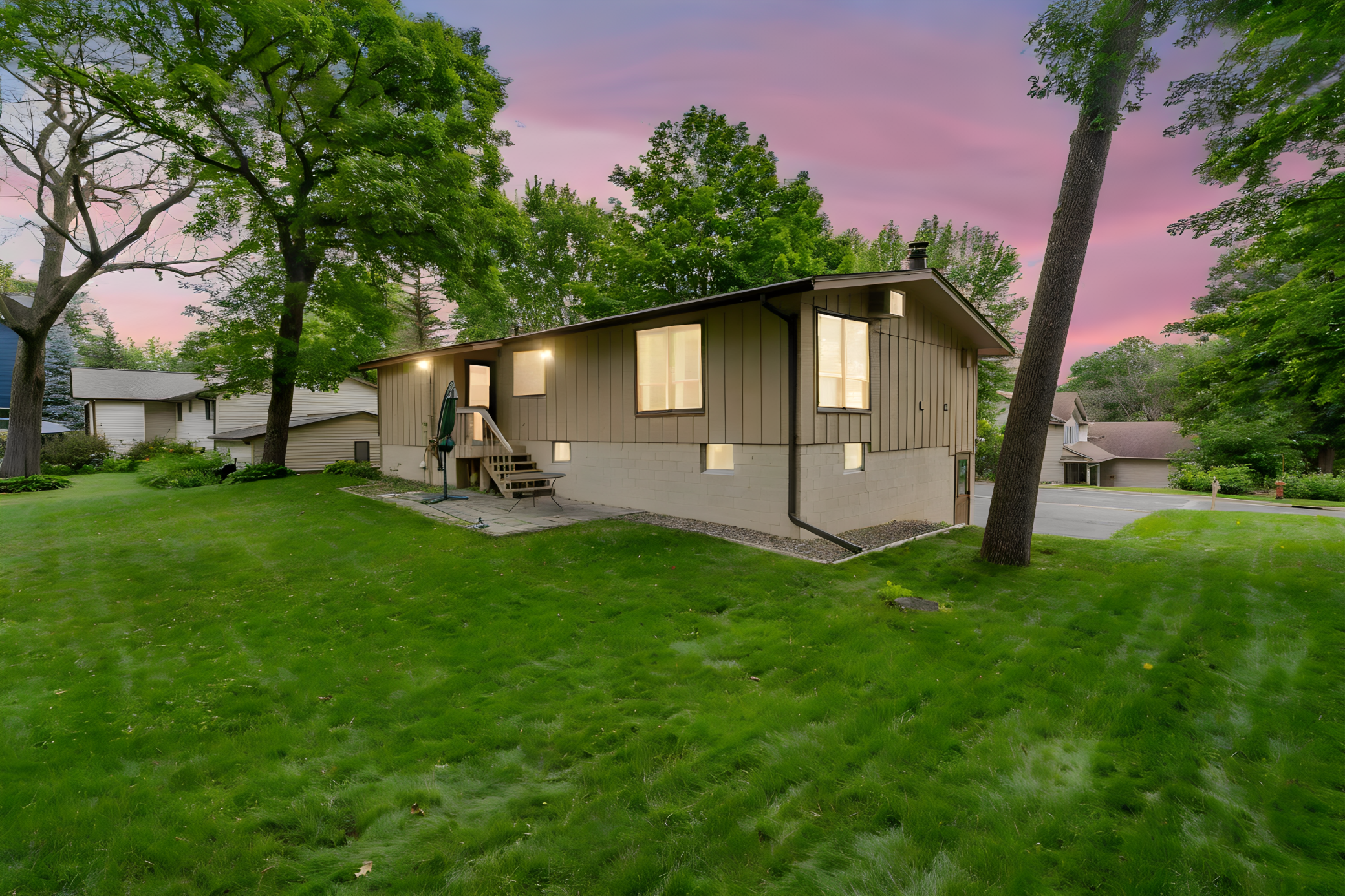 main property photo 28