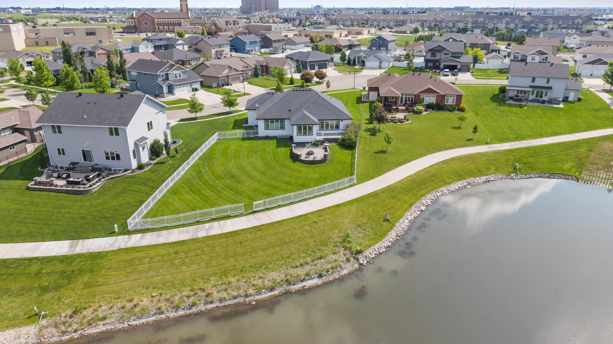 main property photo 33