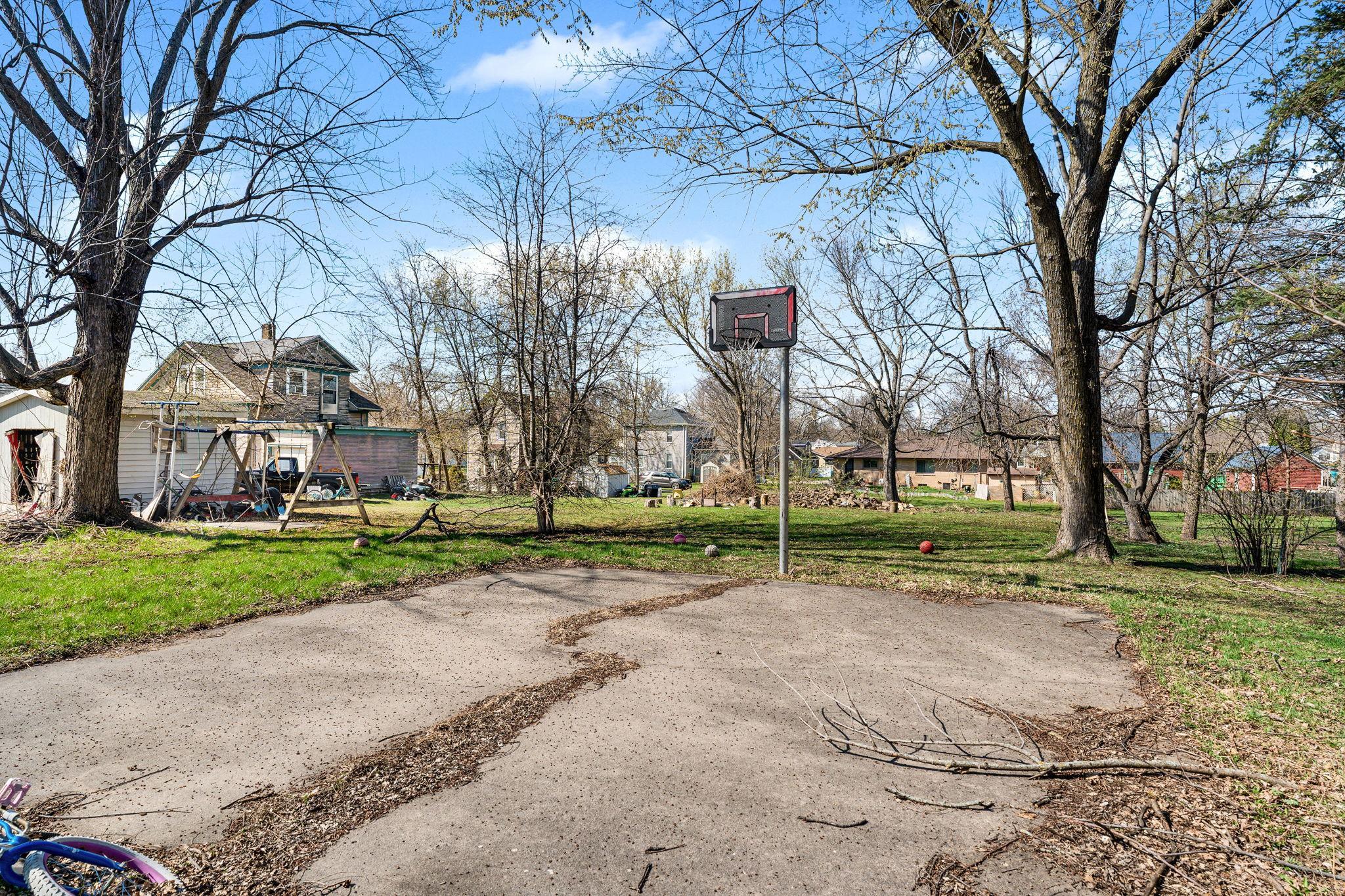 main property photo 25