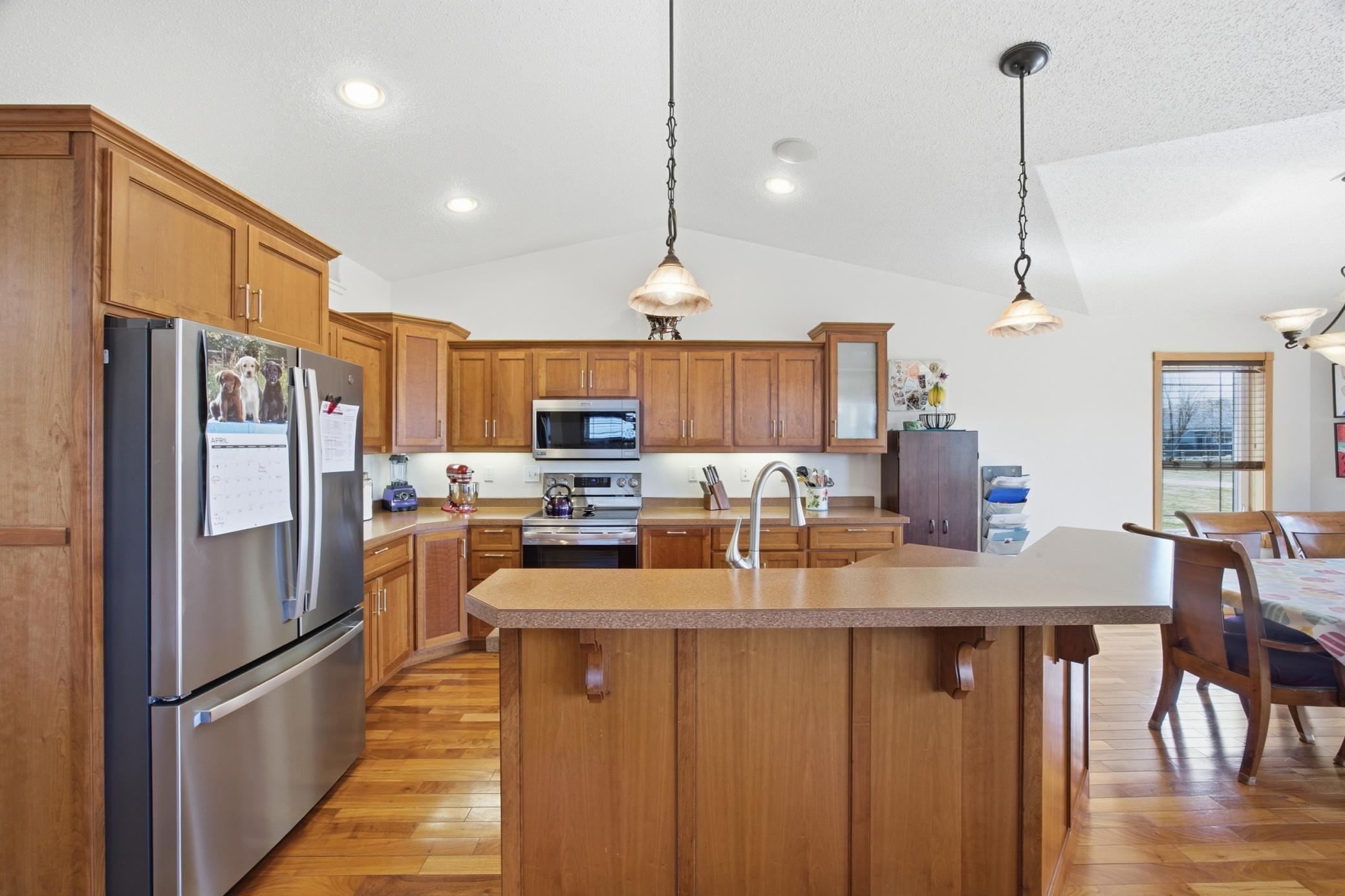 main property photo 9