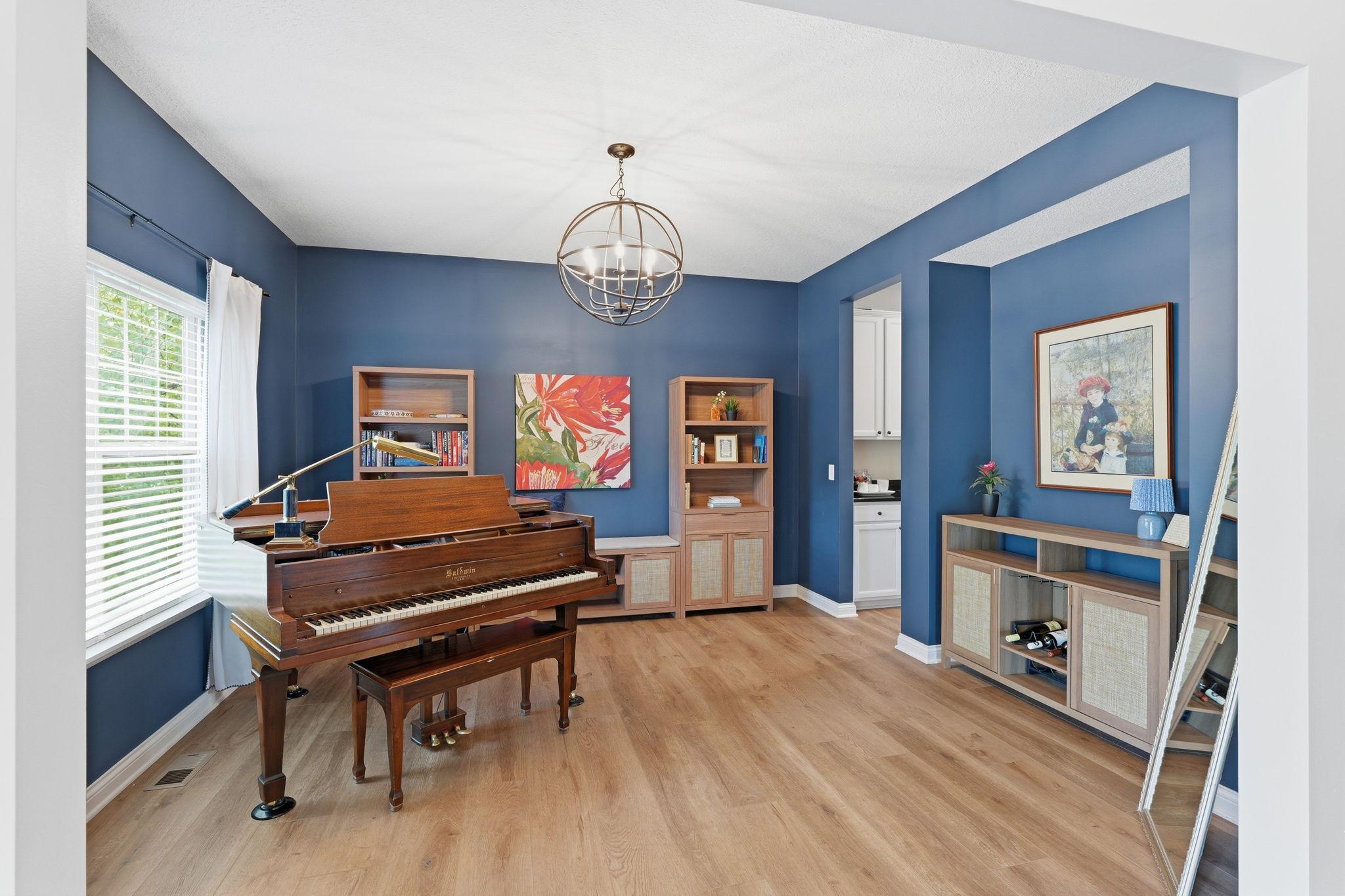 main property photo 12