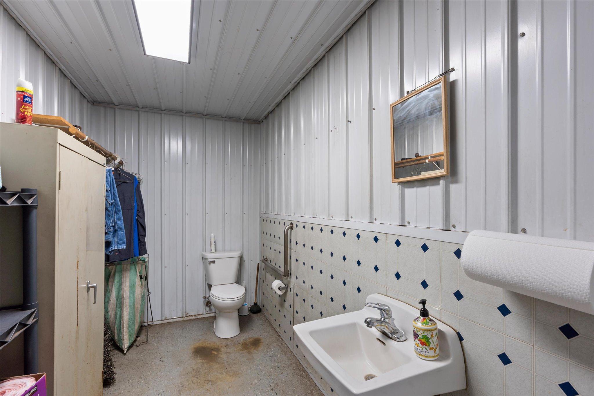 main property photo 14