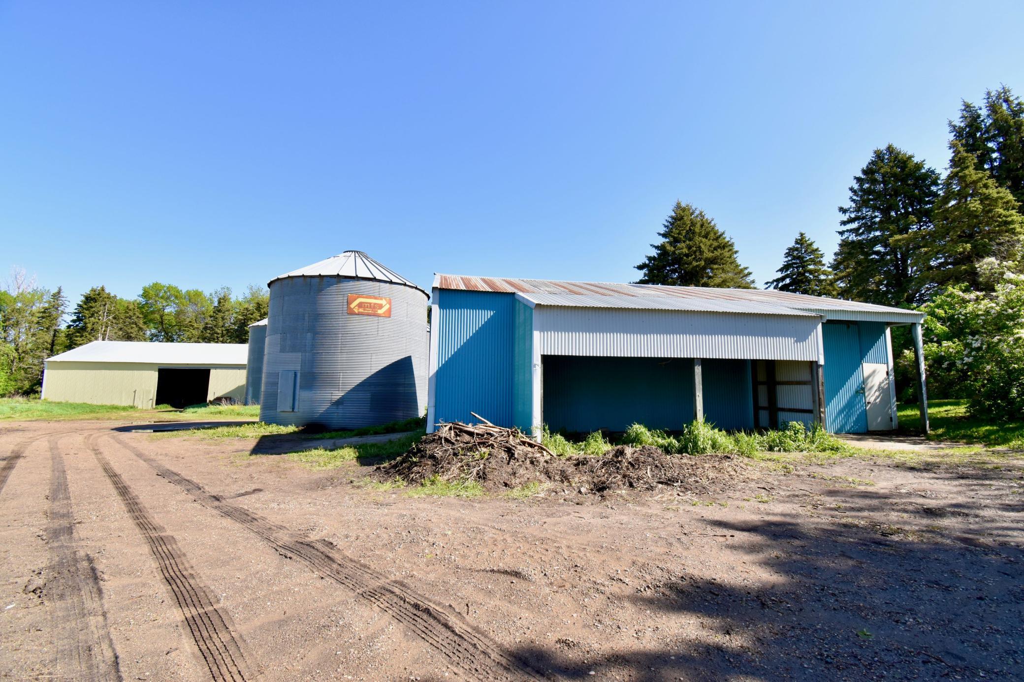 main property photo 26