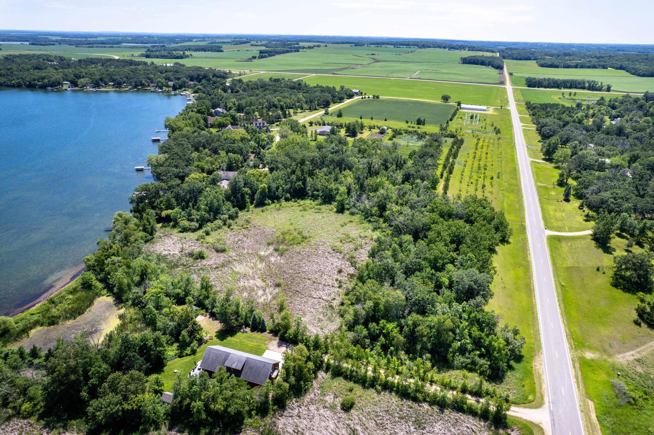 main property photo 28