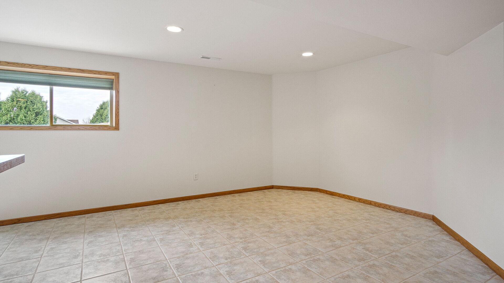 main property photo 74