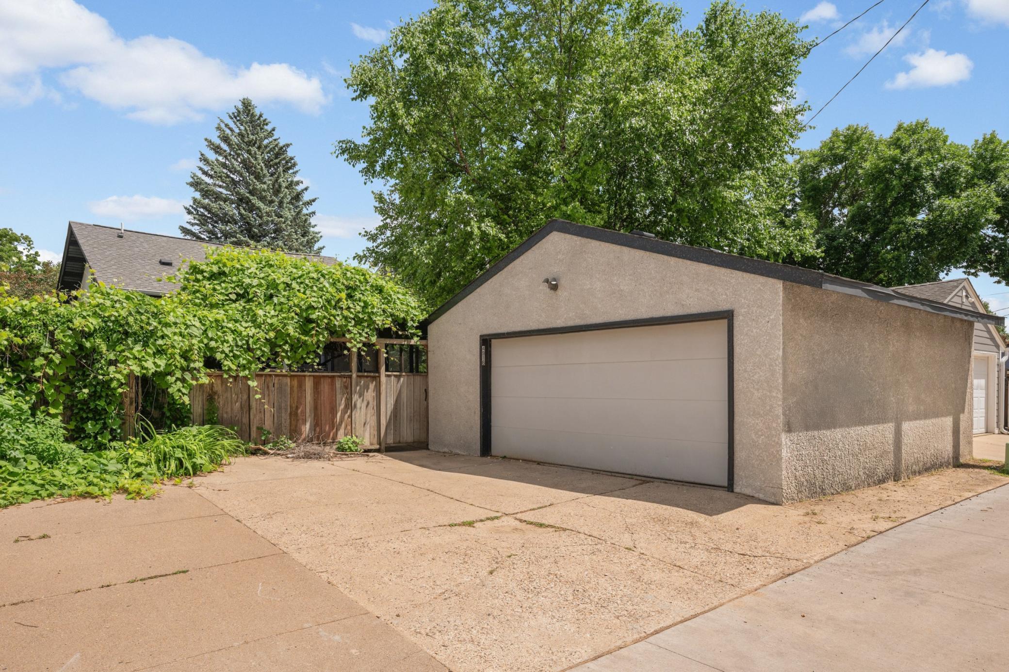 main property photo 39