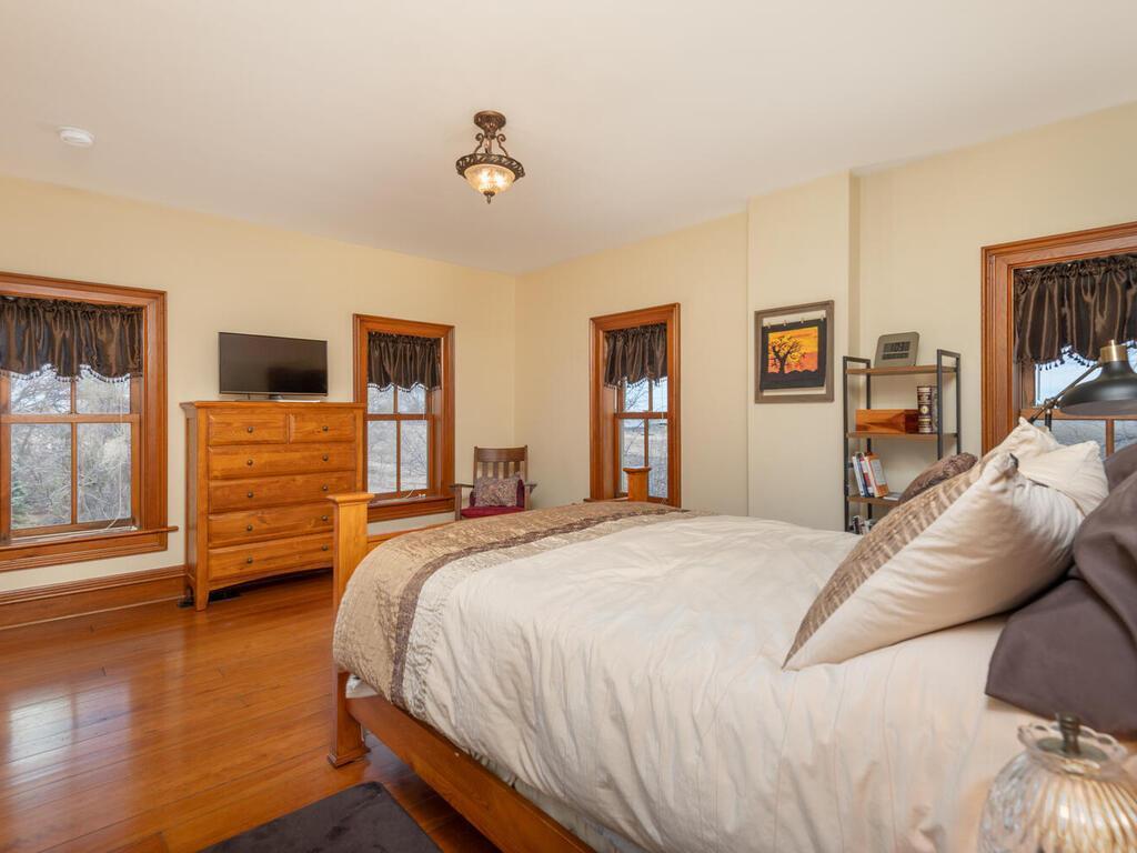 main property photo 25