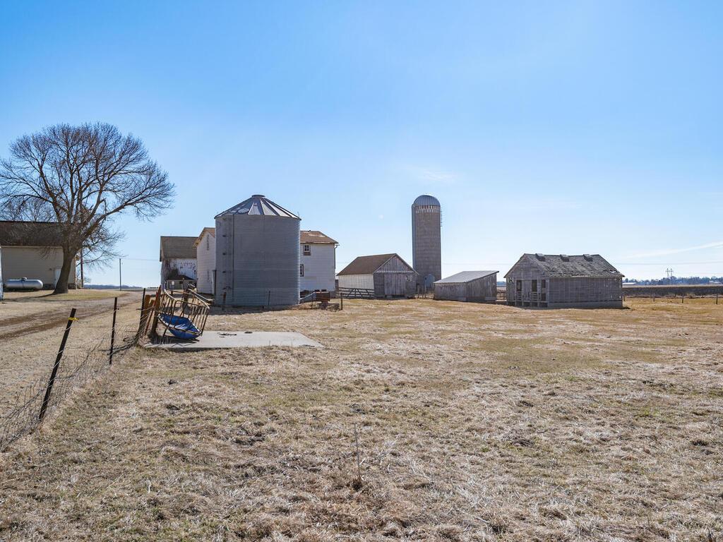 main property photo 37