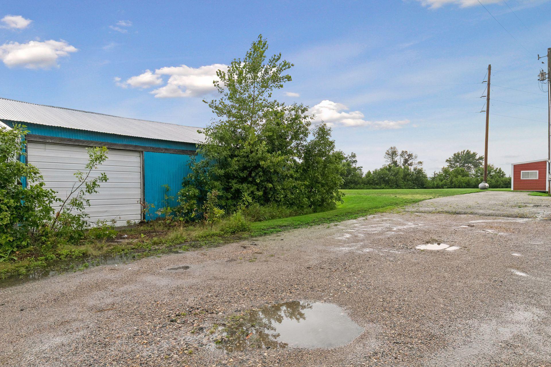 main property photo 28