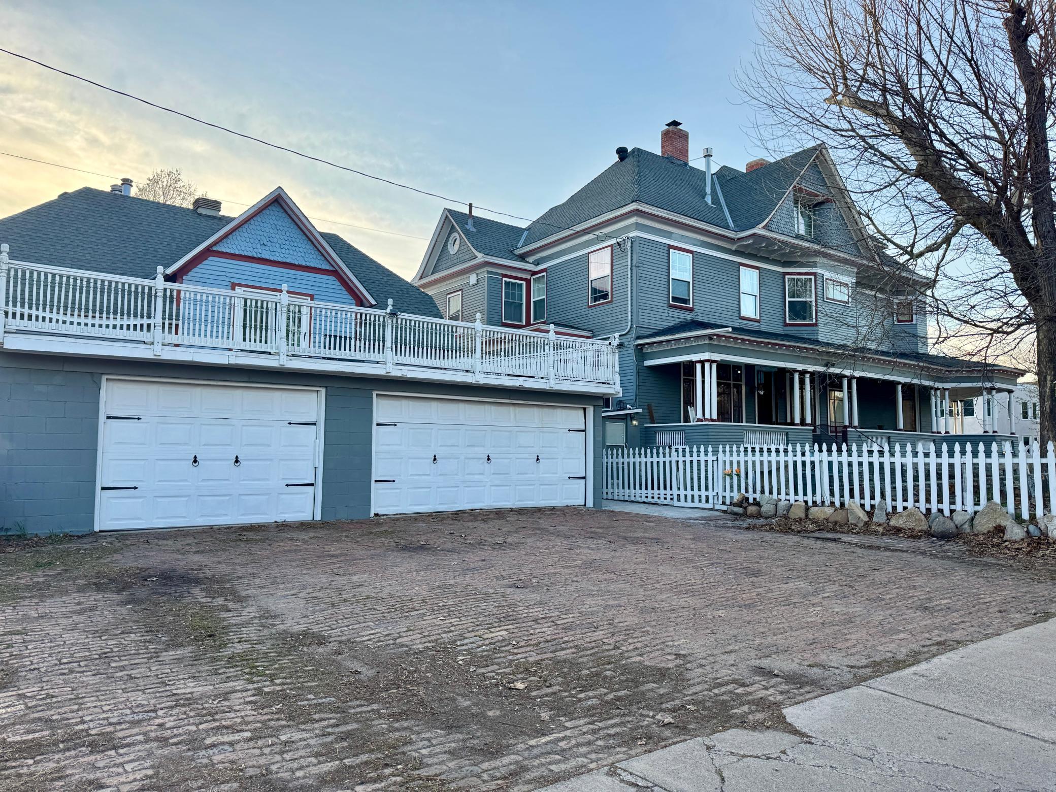 main property photo 11
