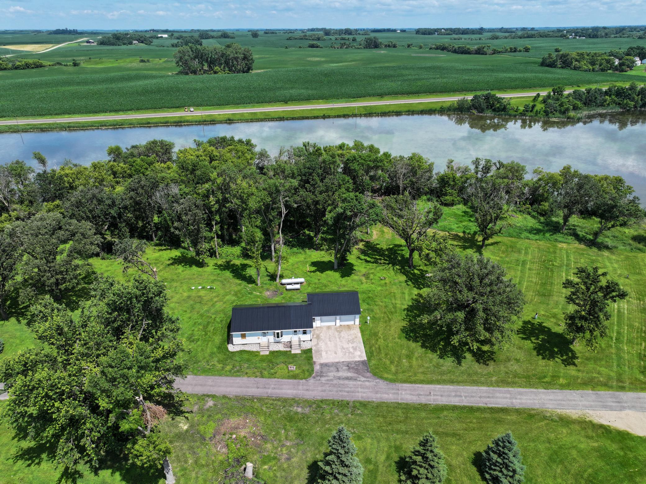 main property photo 33