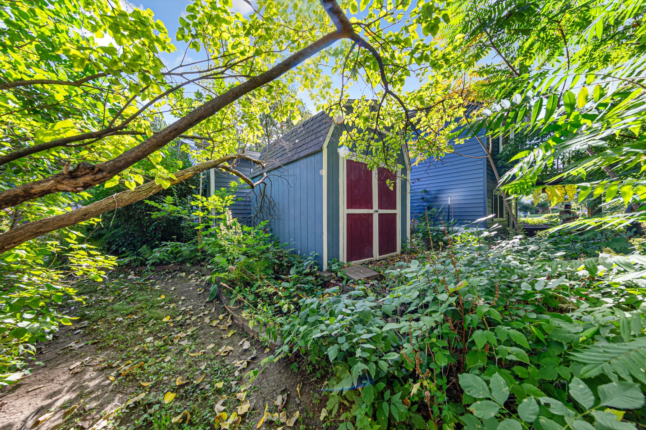 main property photo 5