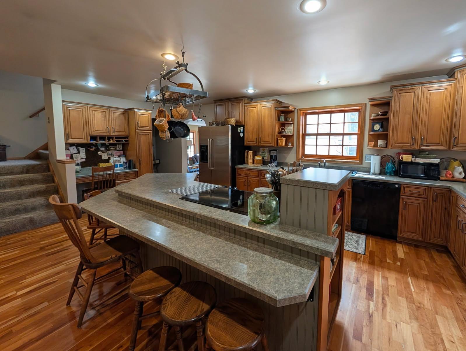 main property photo 10
