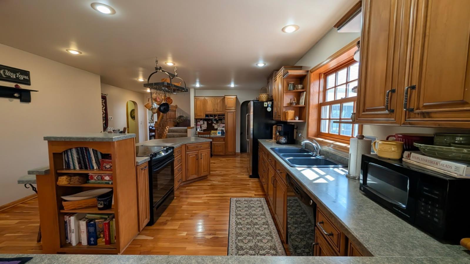 main property photo 11