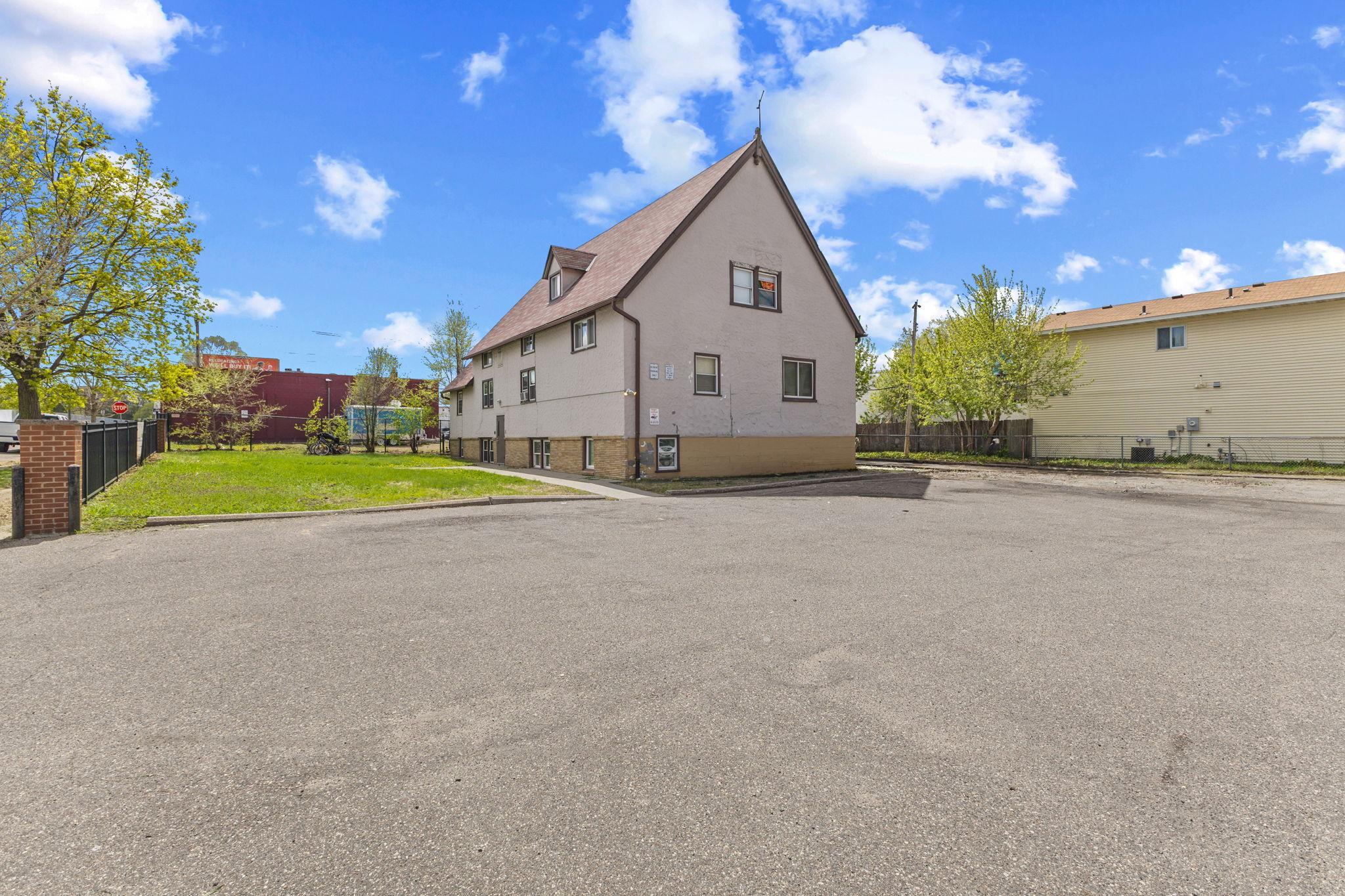 main property photo 2