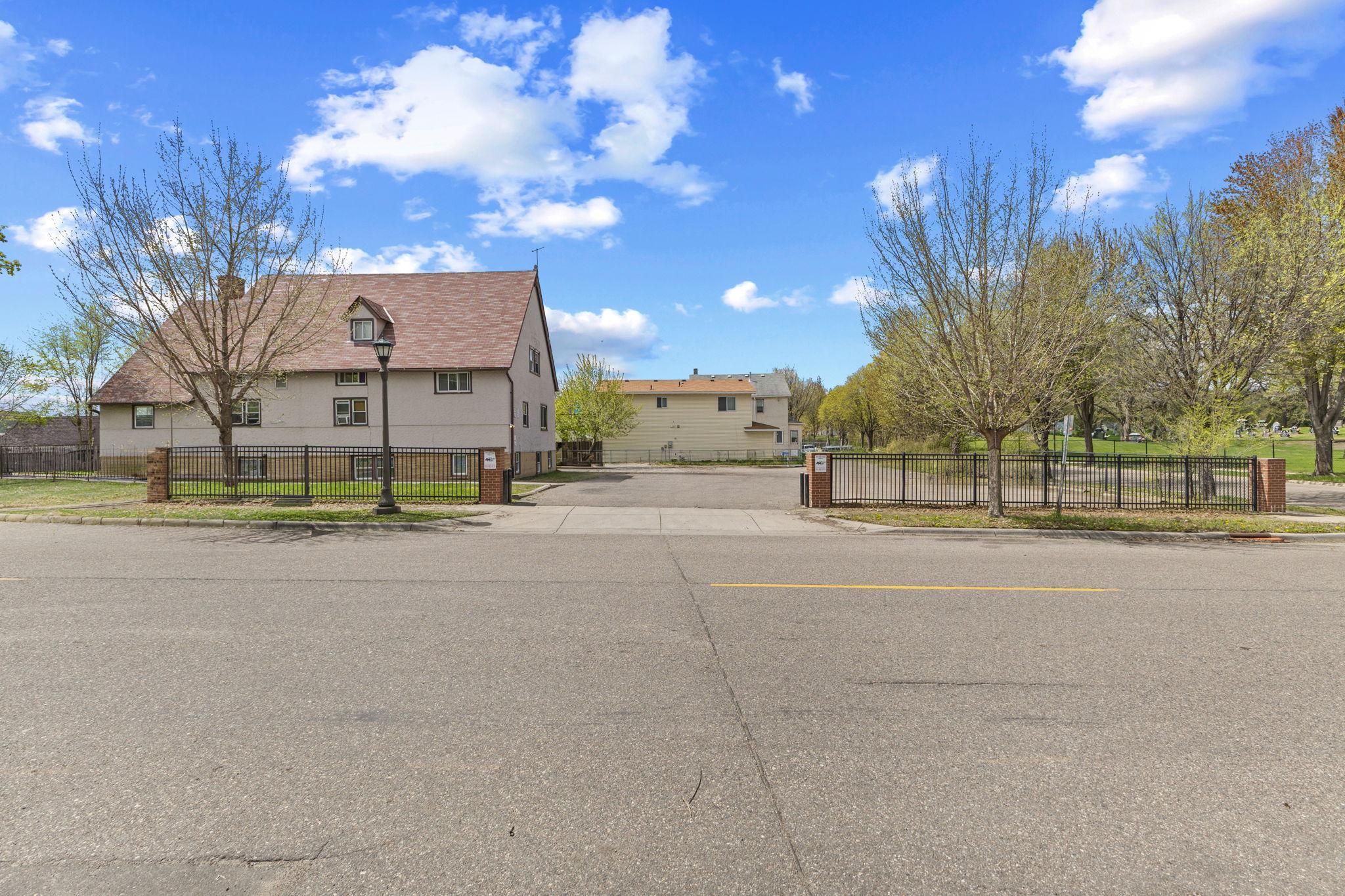 main property photo 3