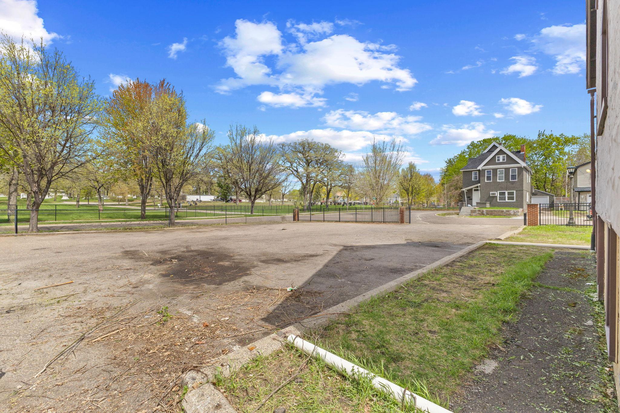 main property photo 5