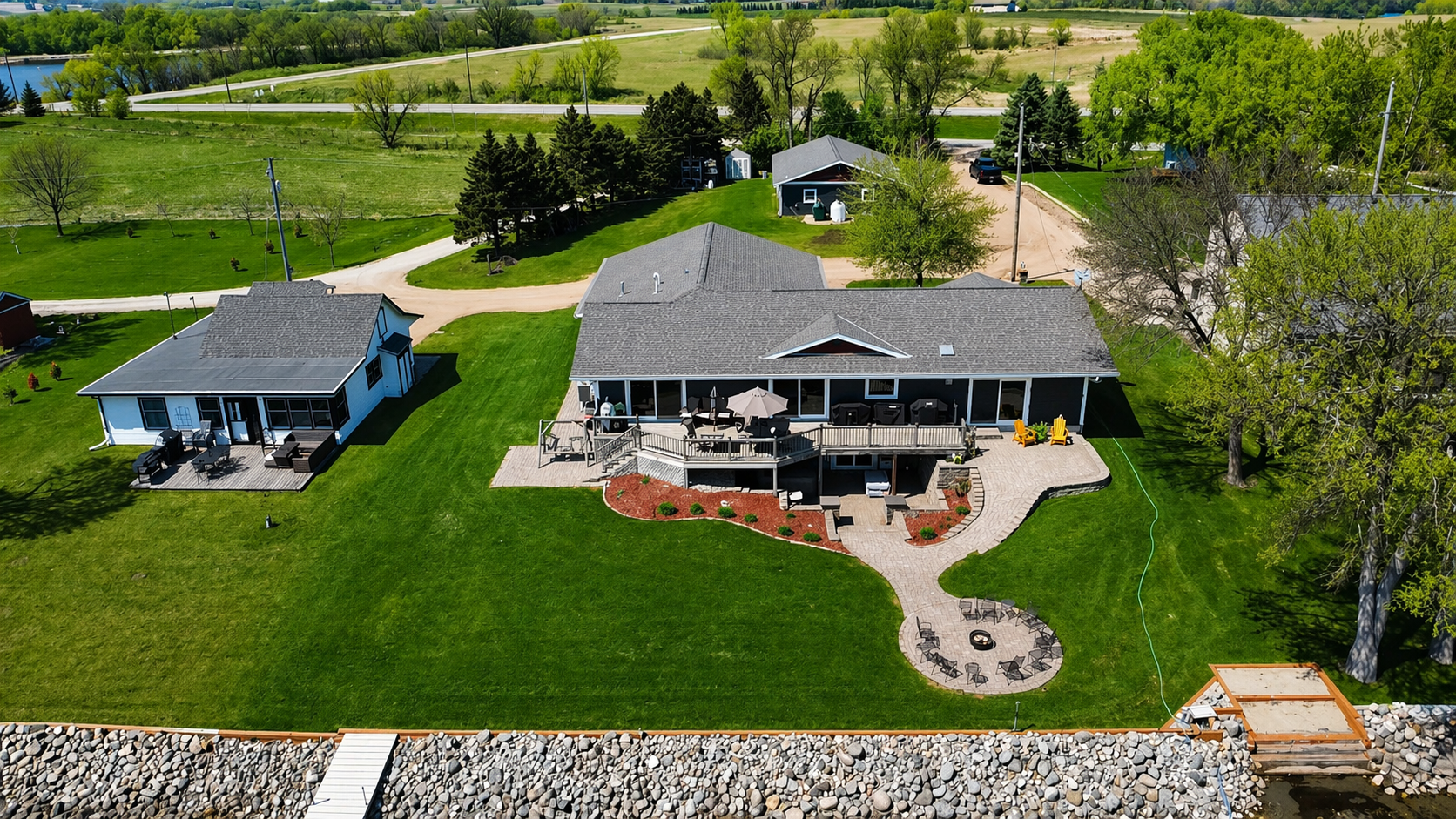 main property photo 3