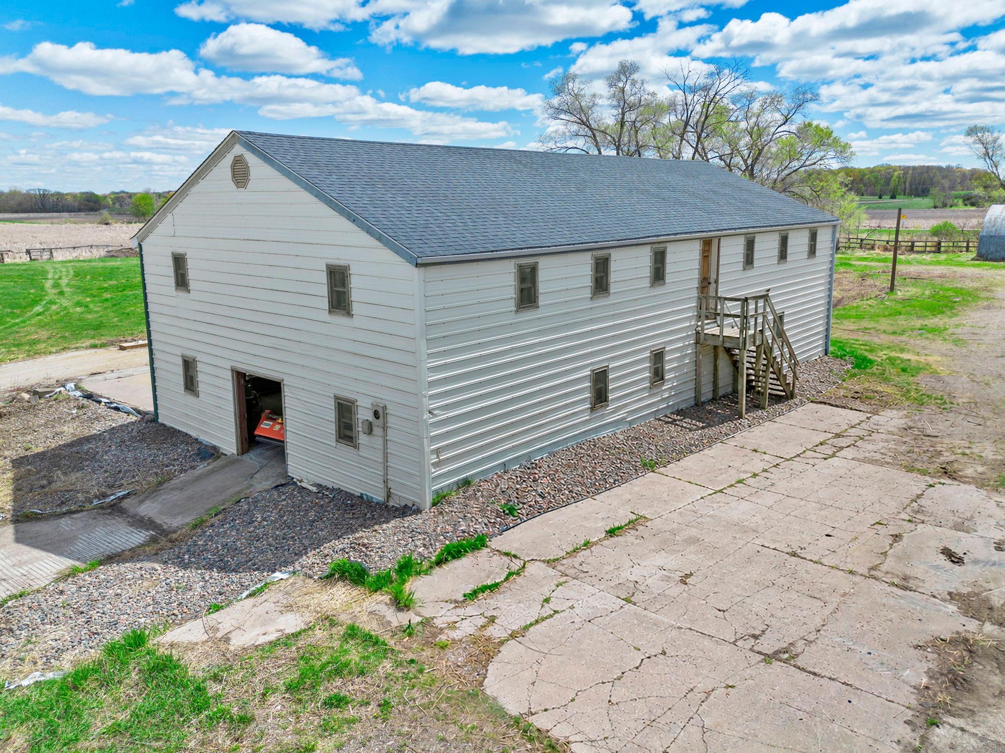 main property photo 40
