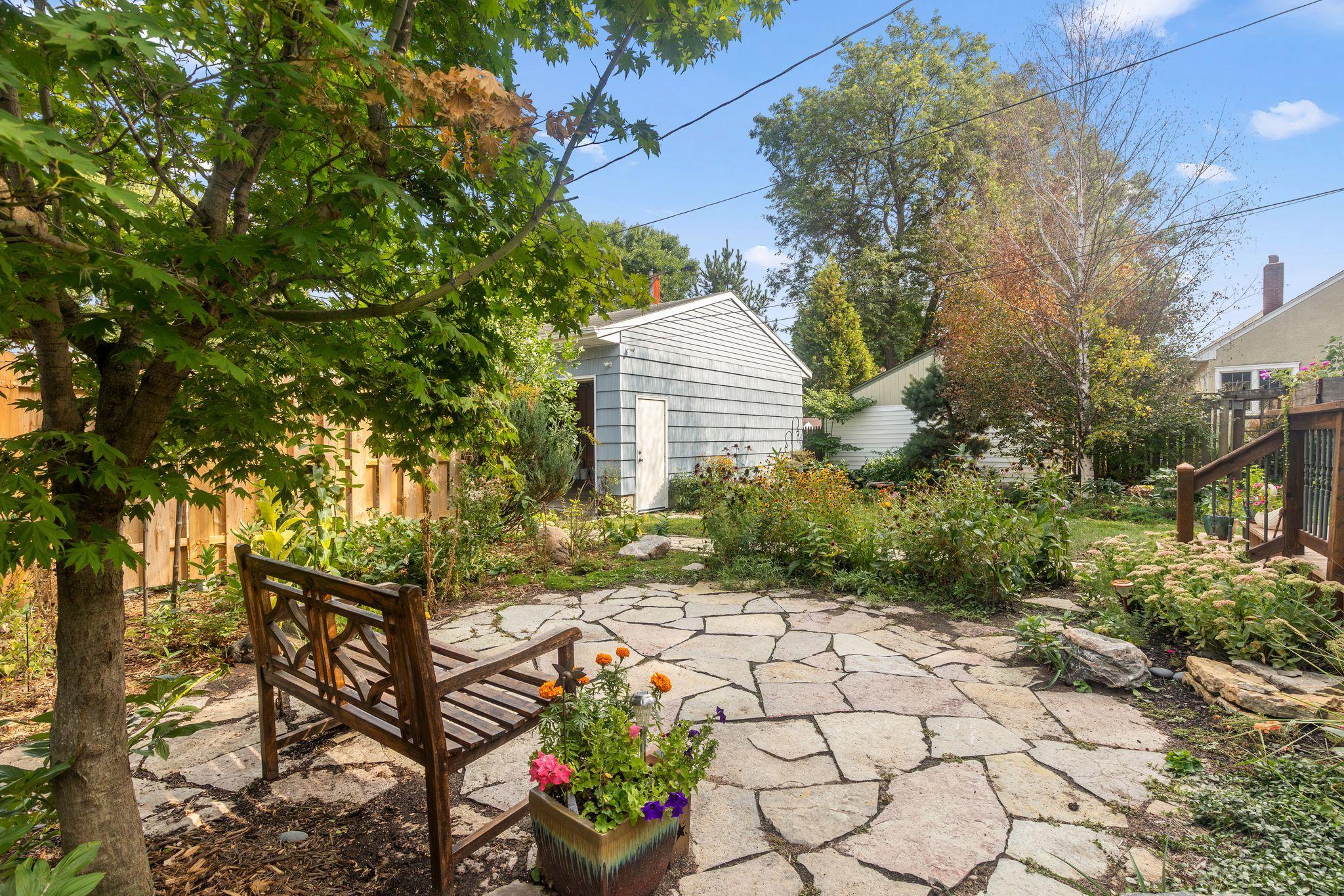 main property photo 40