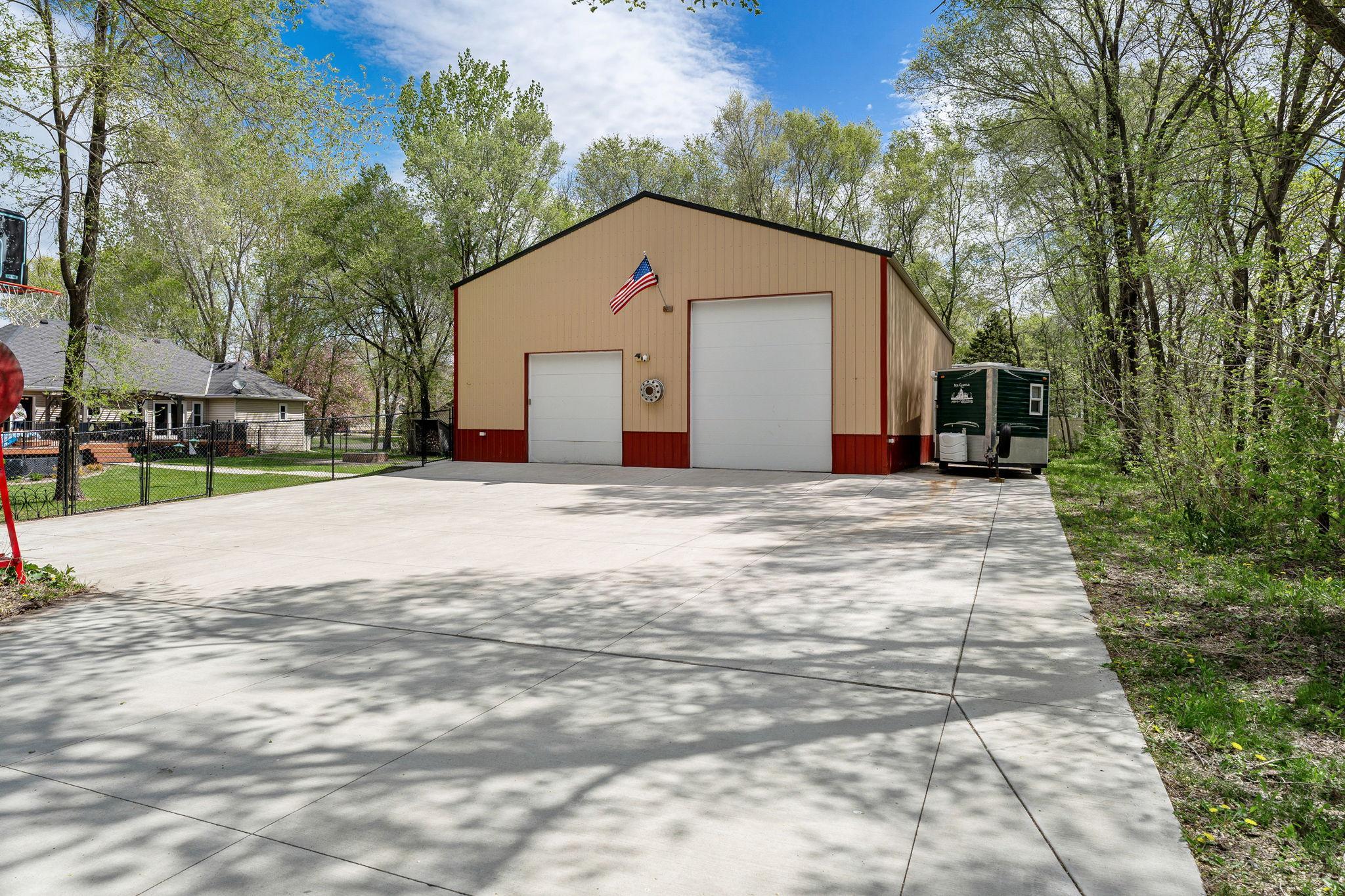 main property photo 9