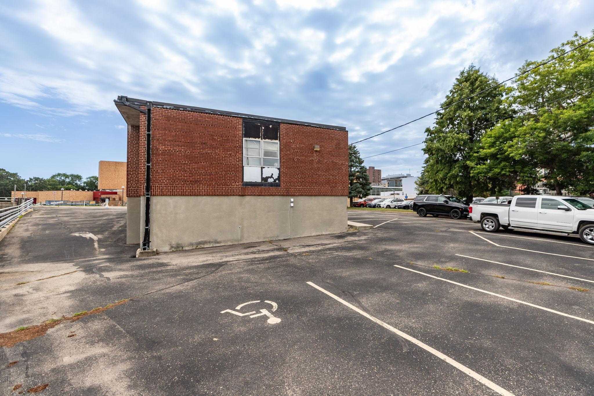 main property photo 41