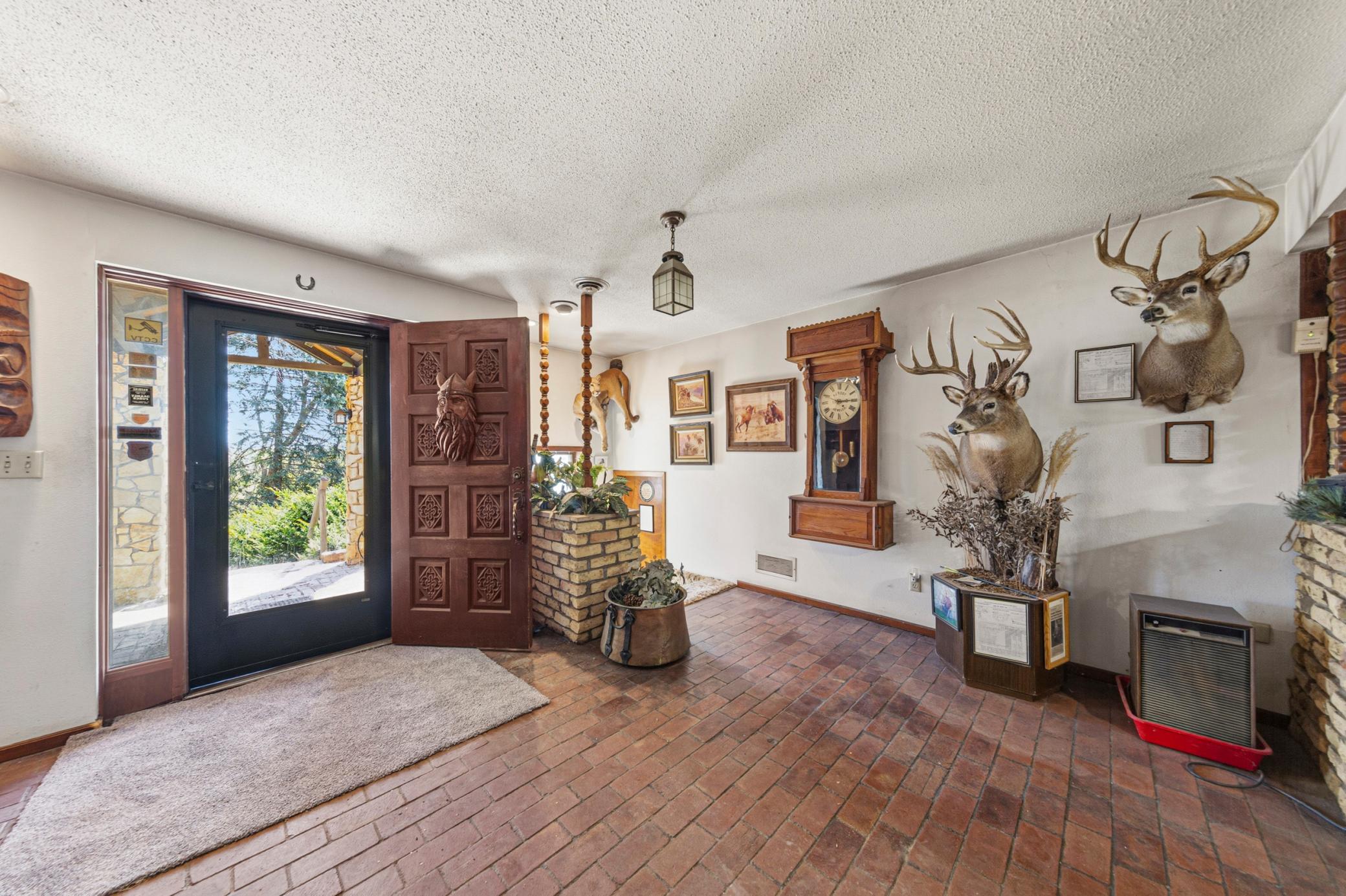 main property photo 24