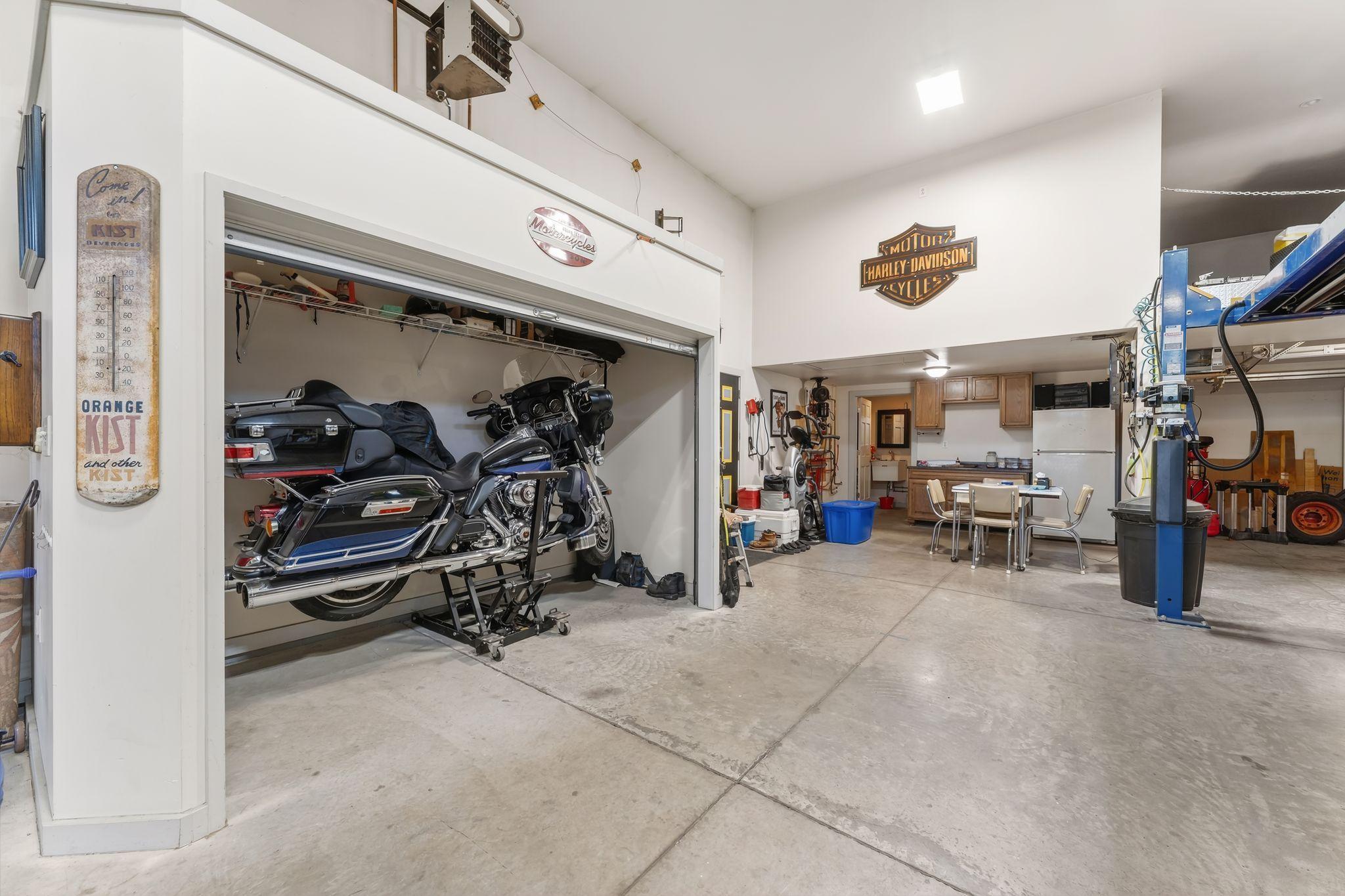 main property photo 70