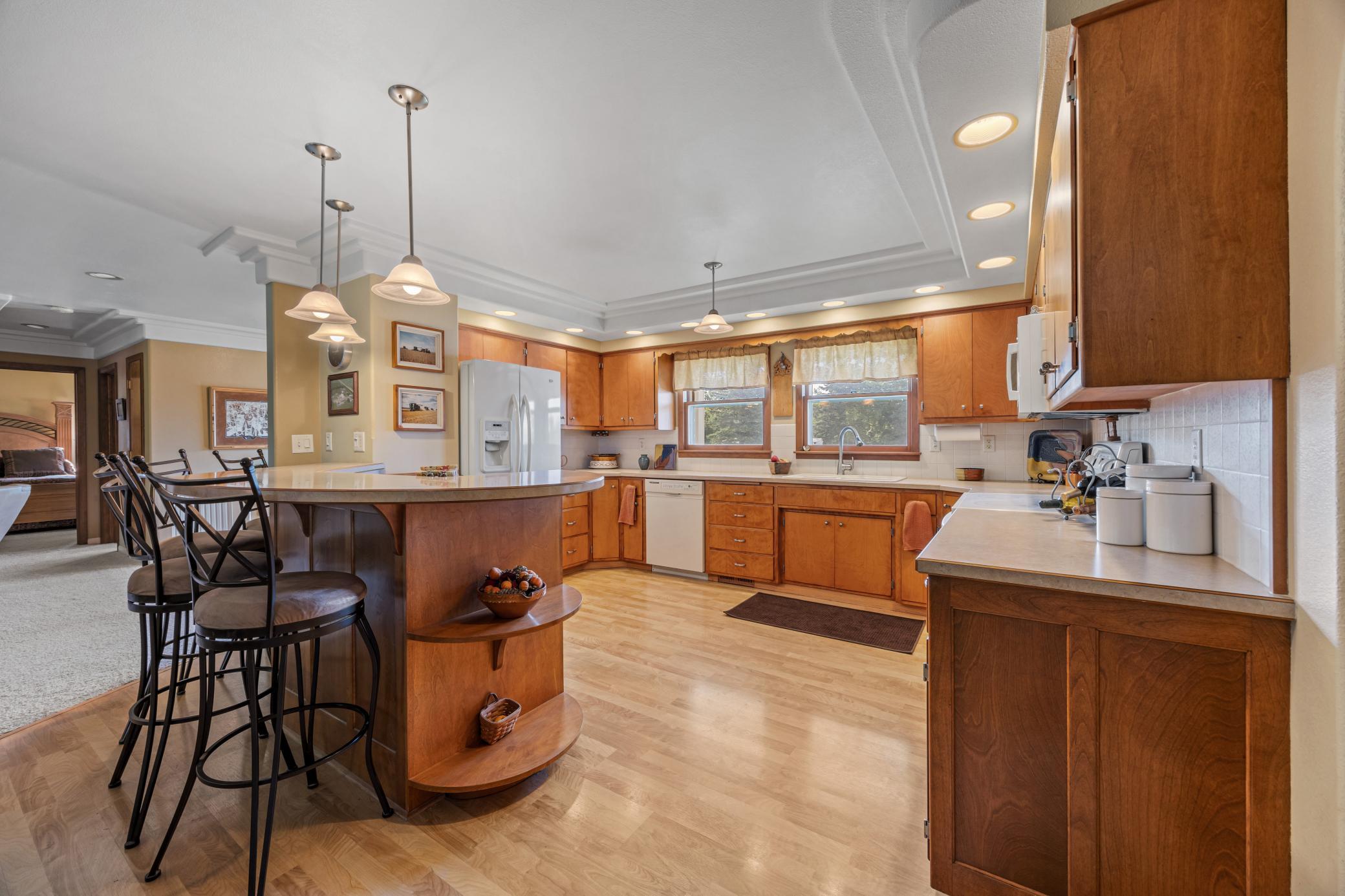main property photo 13