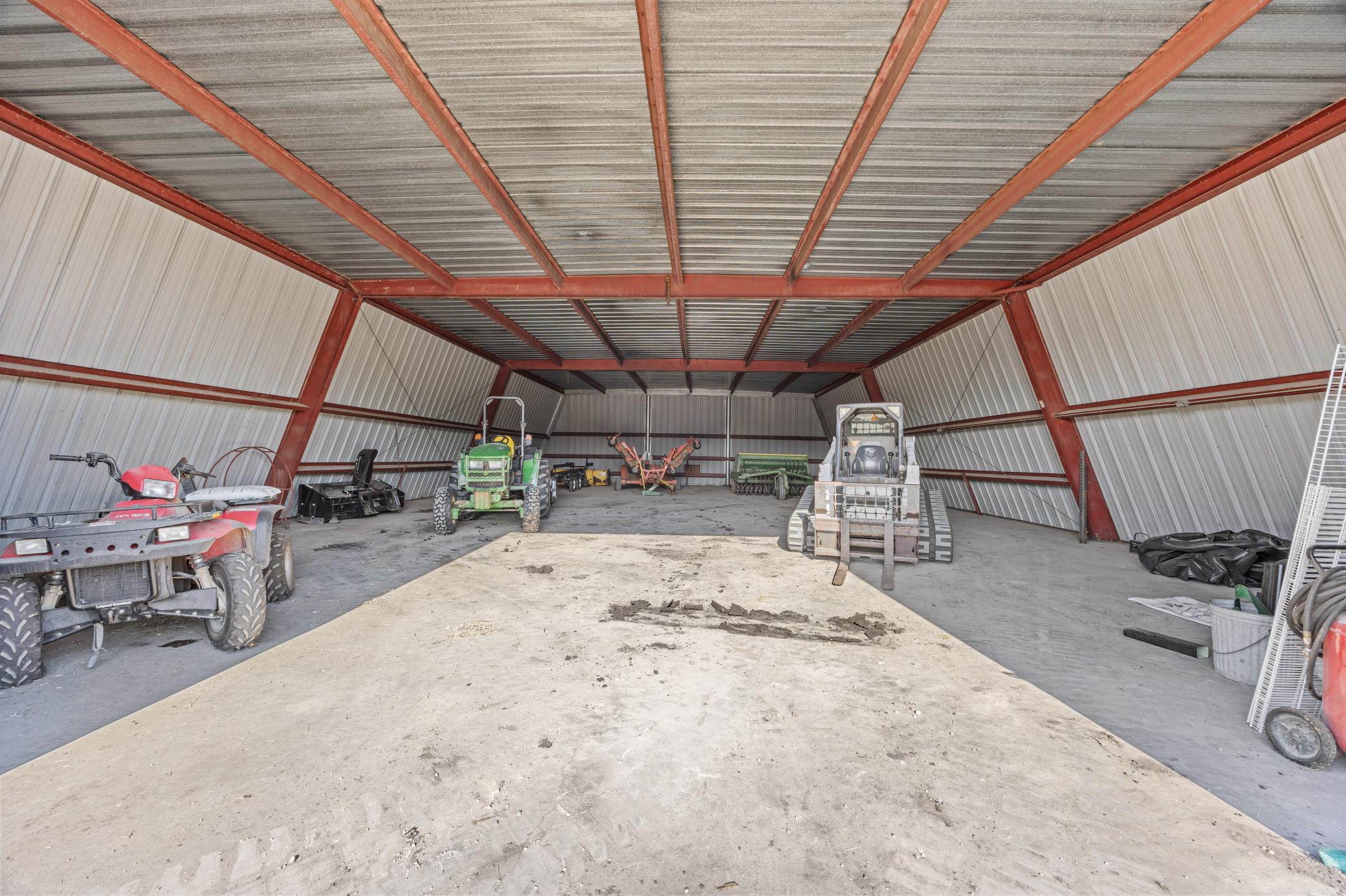 main property photo 40