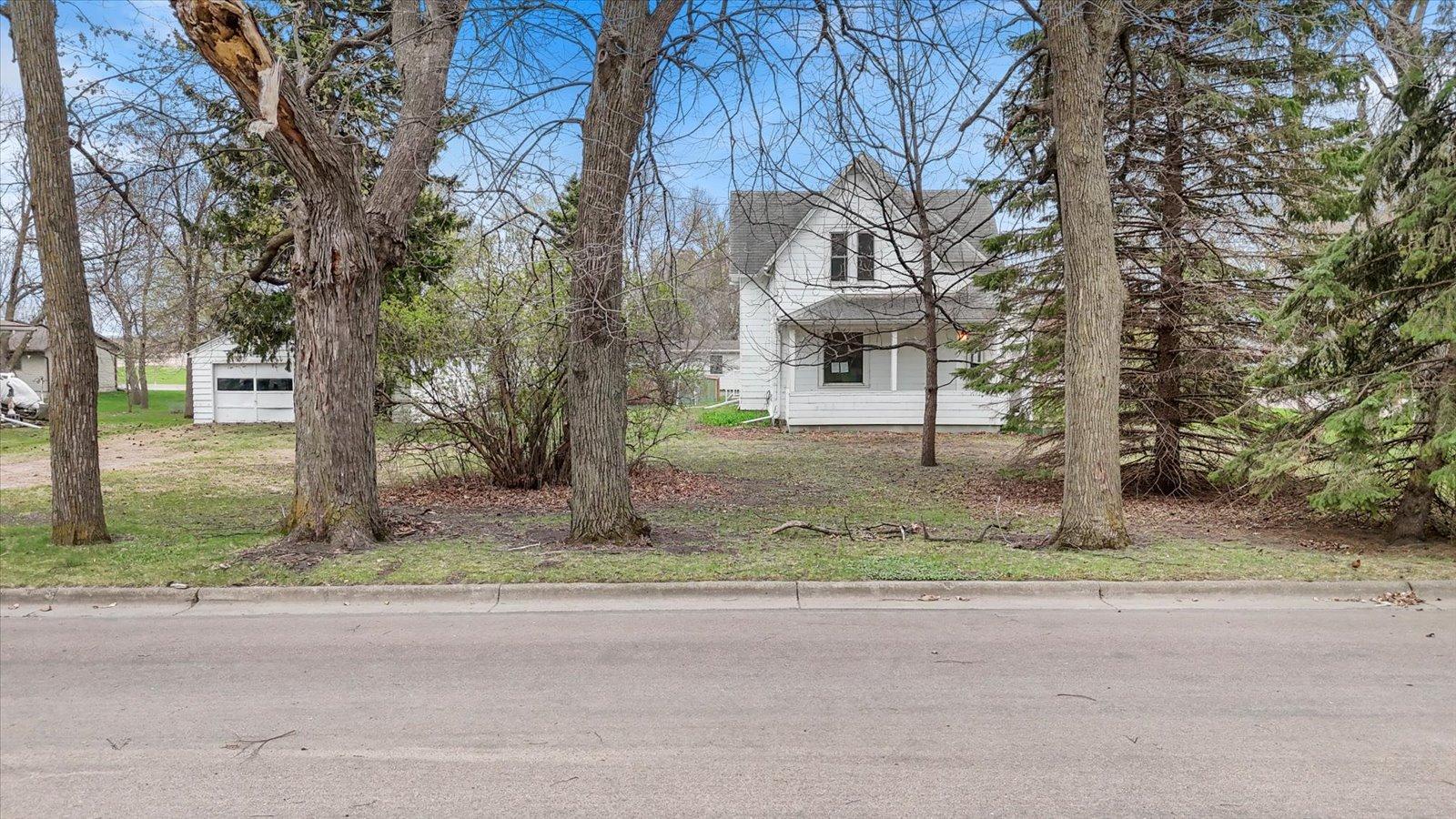 main property photo 41