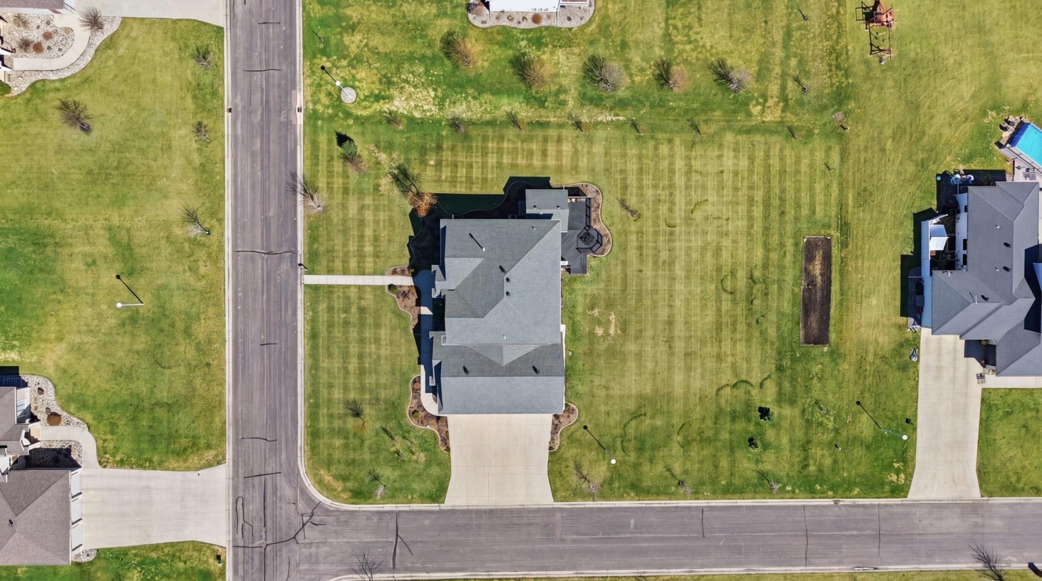 main property photo 77