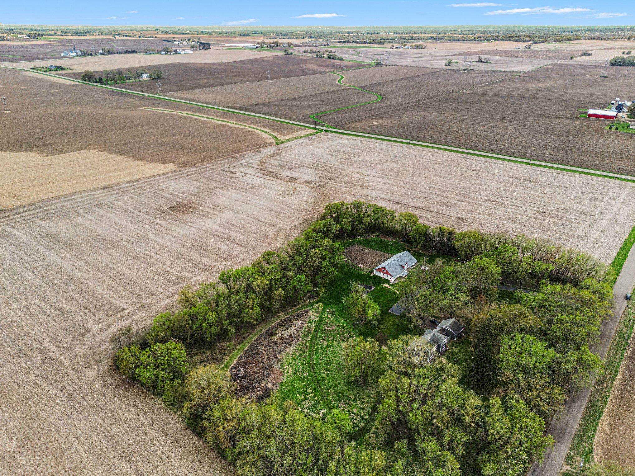 main property photo 6