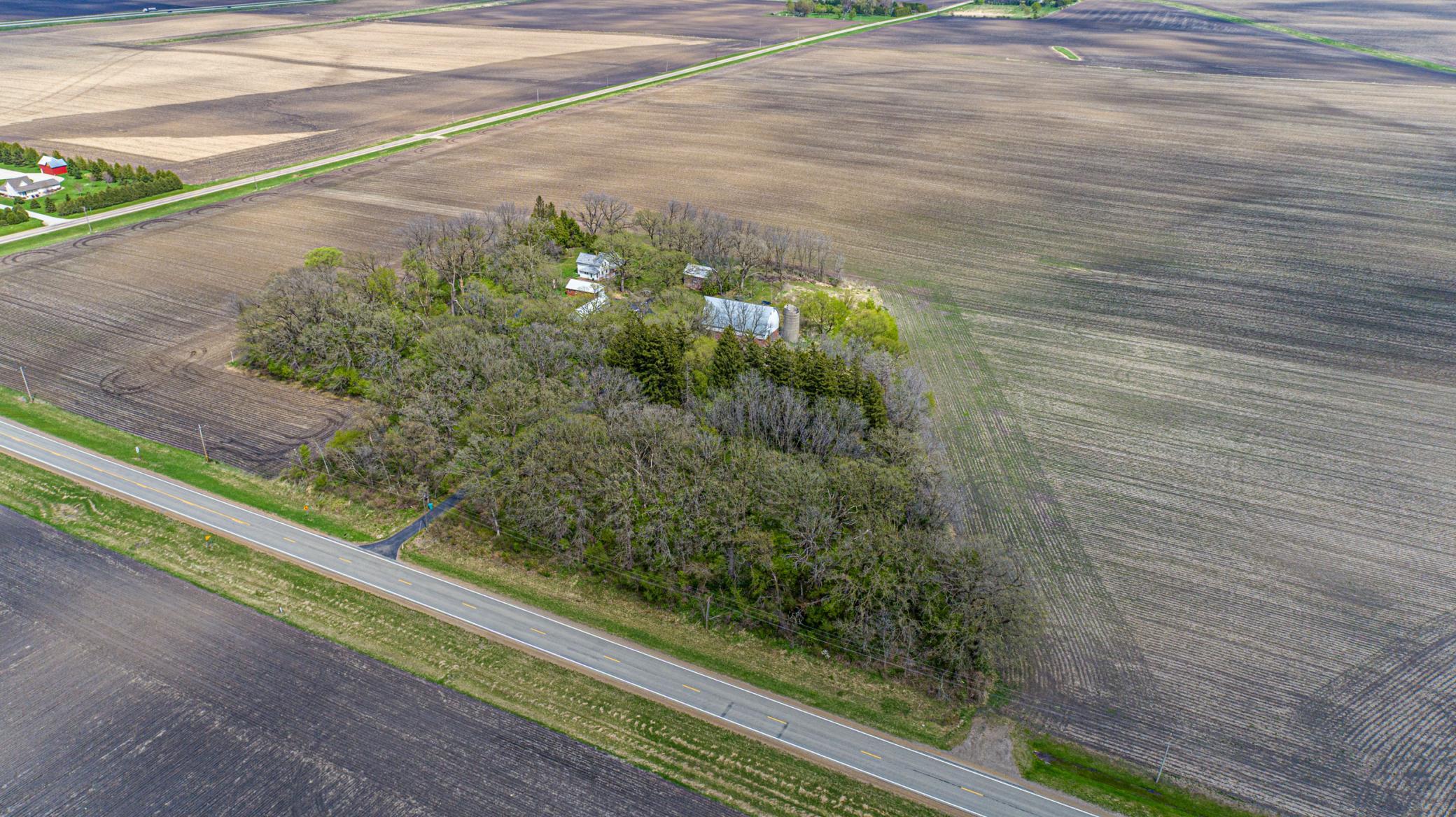 main property photo 32