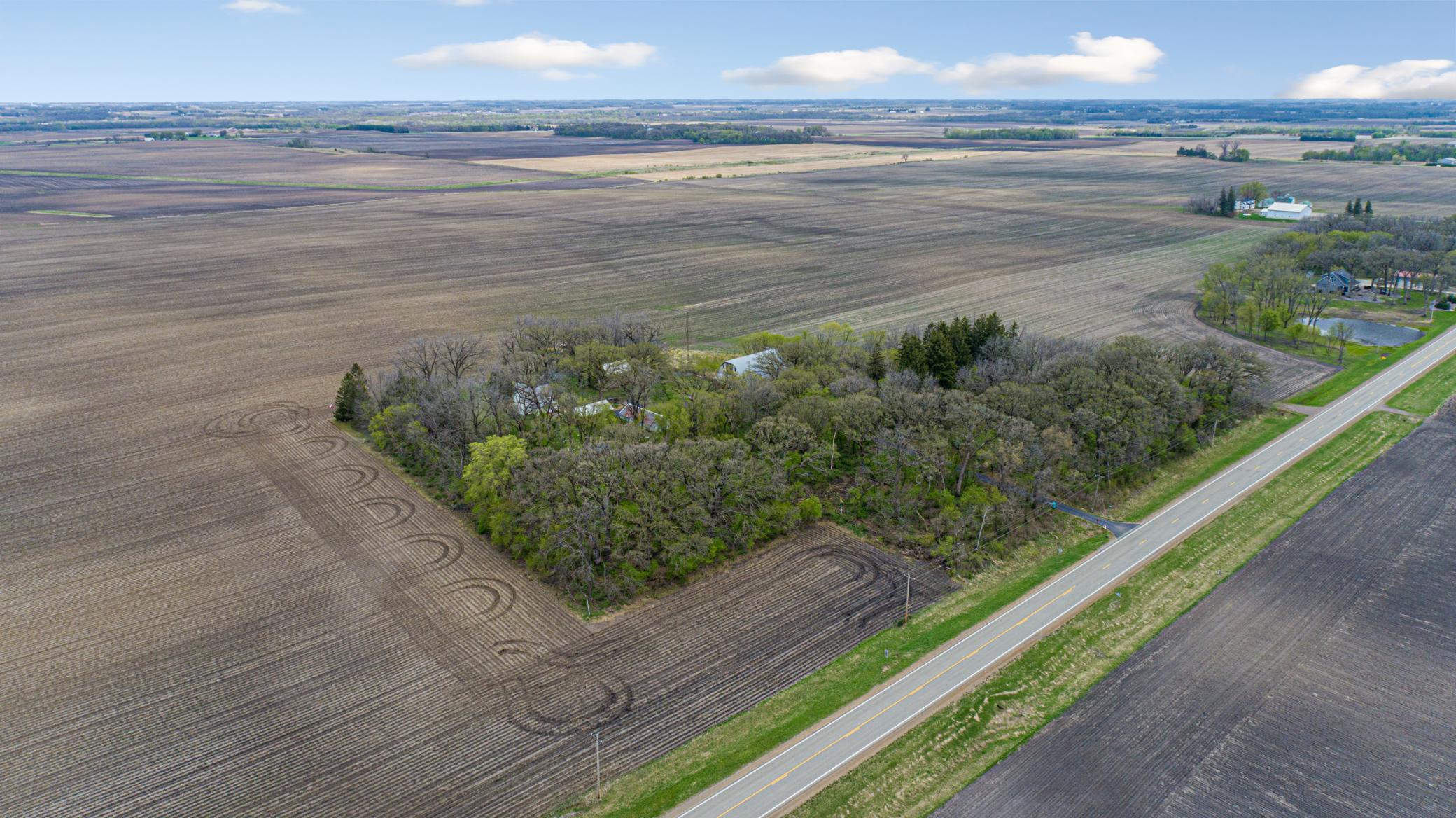 main property photo 40