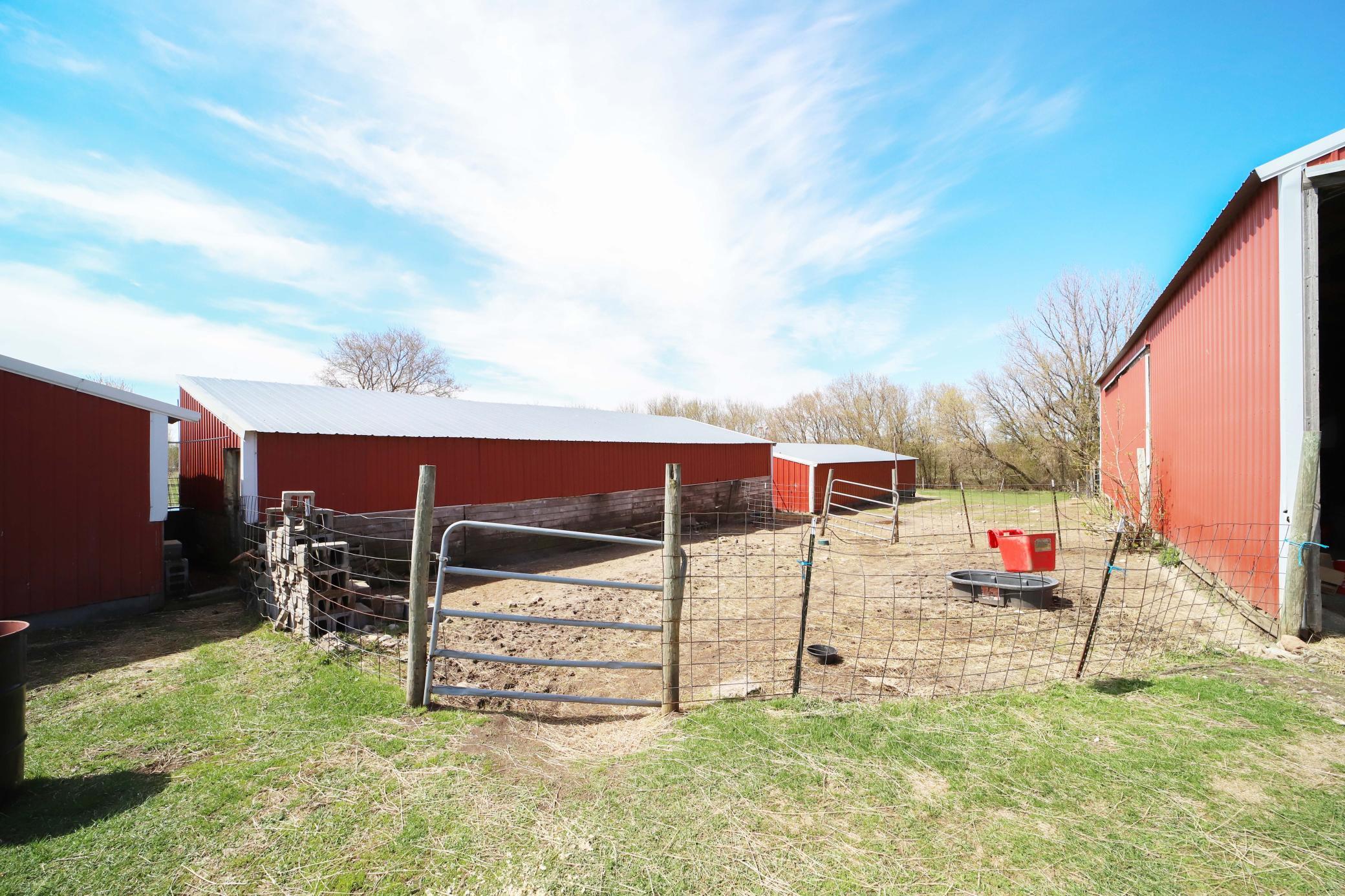 main property photo 40