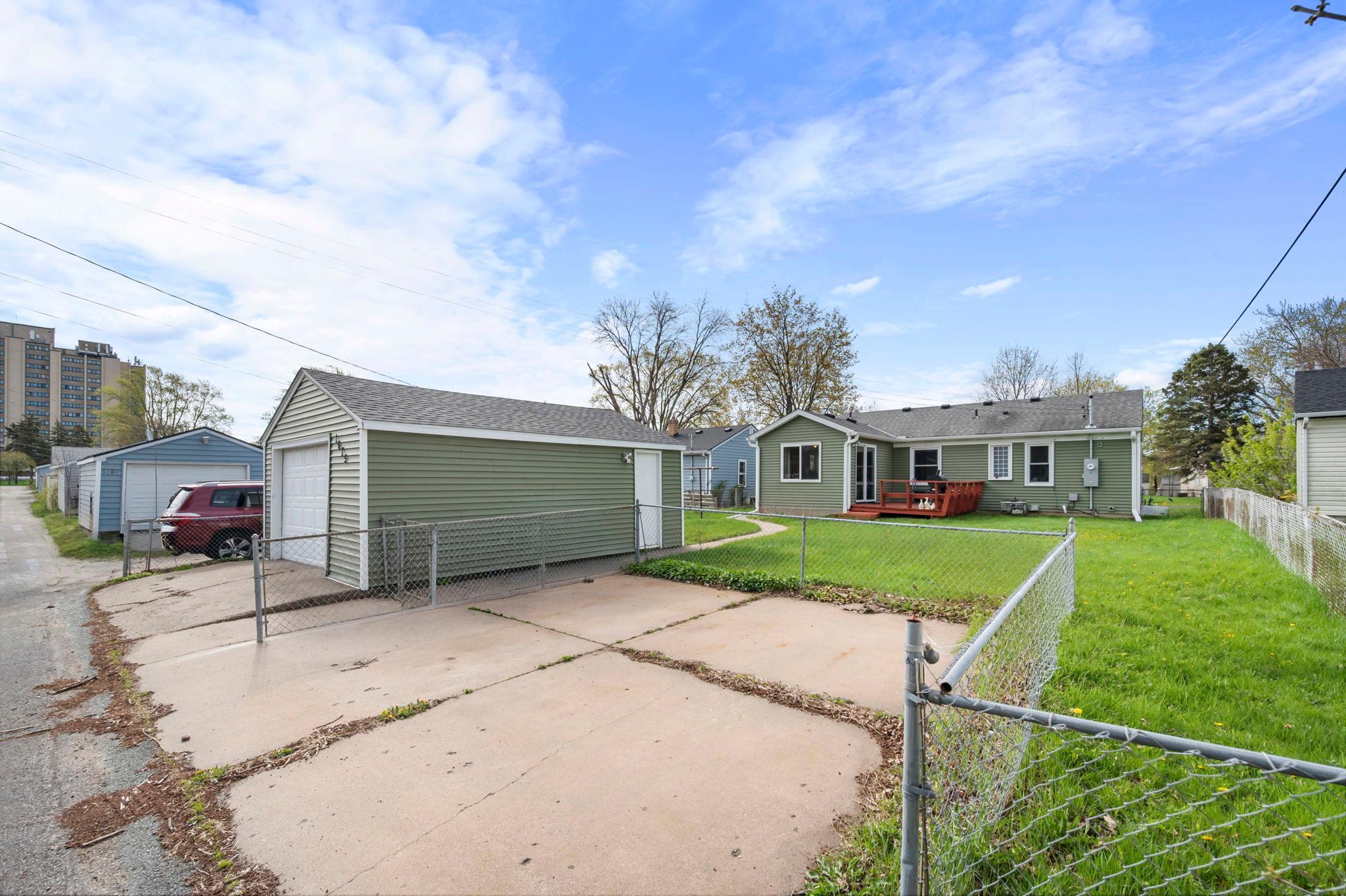 main property photo 44
