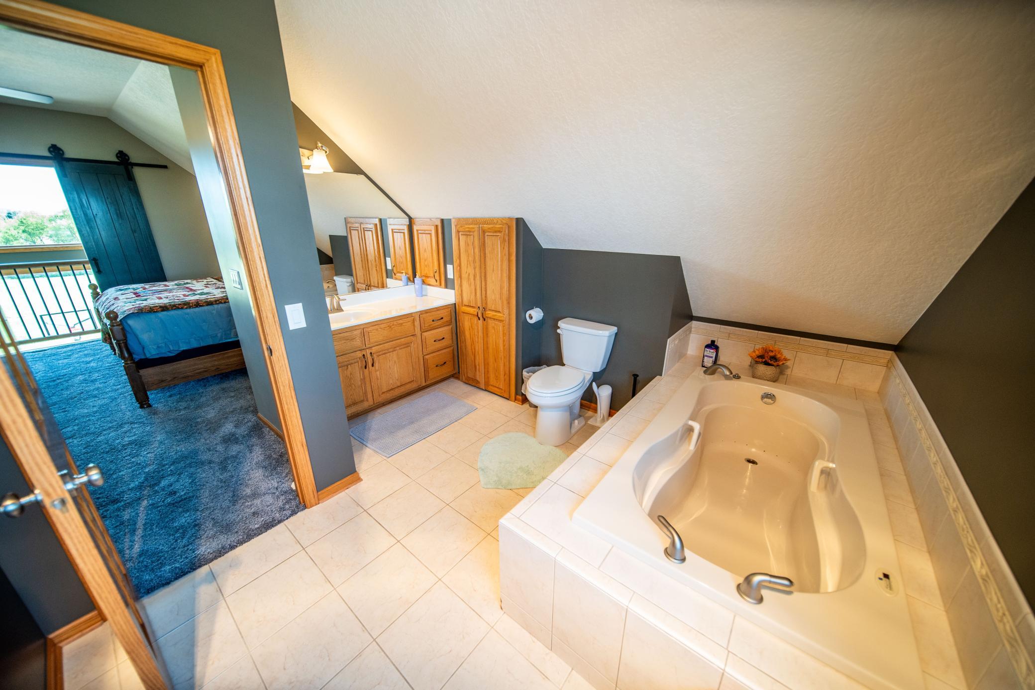 main property photo 41