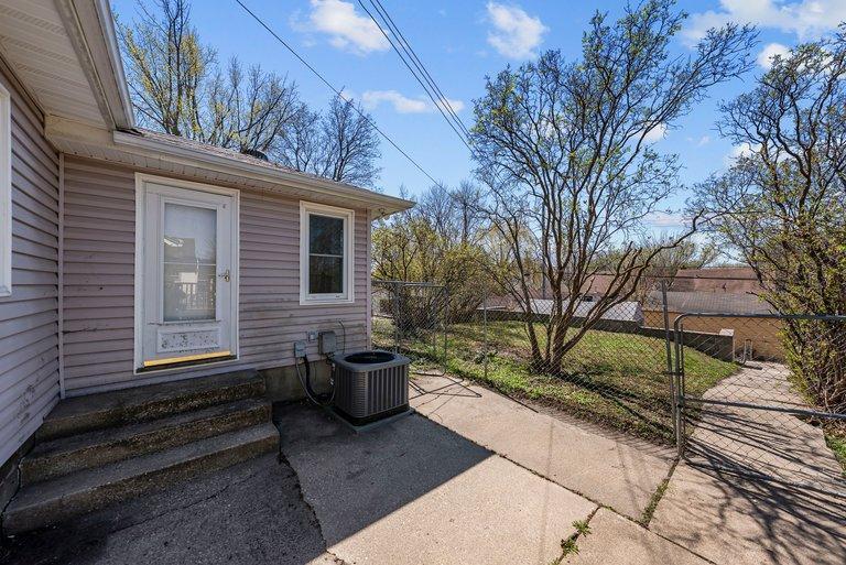 main property photo 47