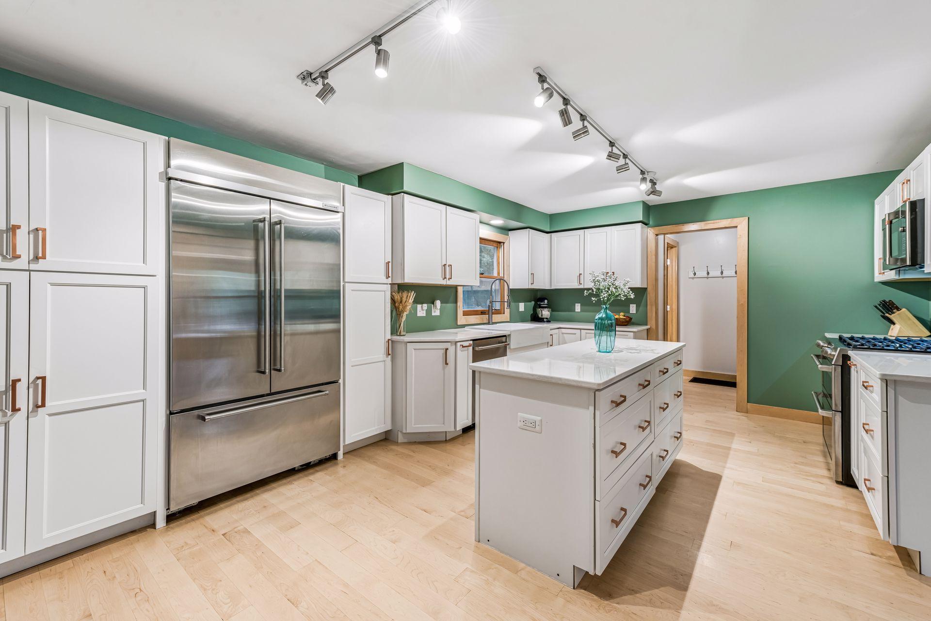 main property photo 8