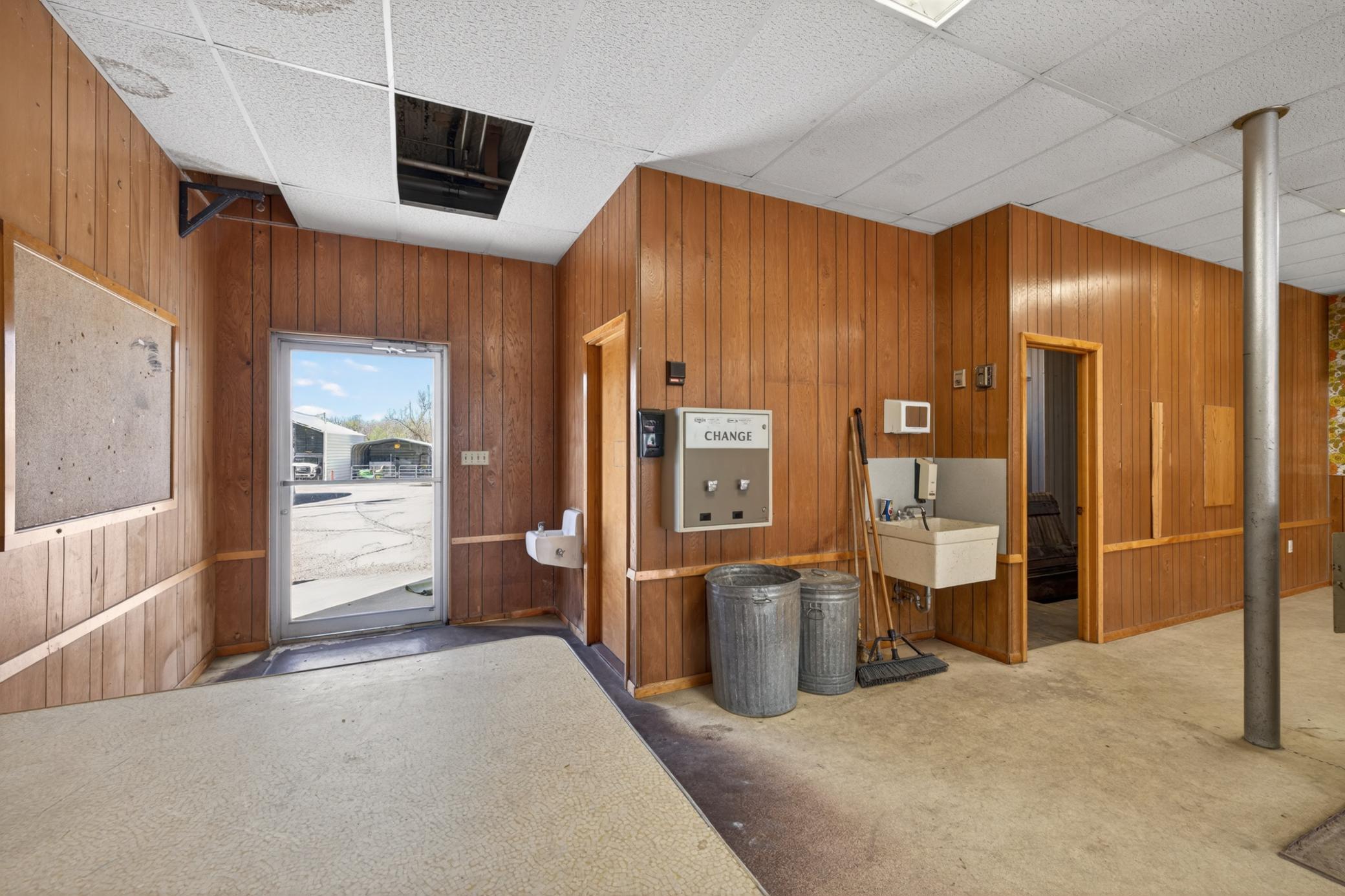 main property photo 9
