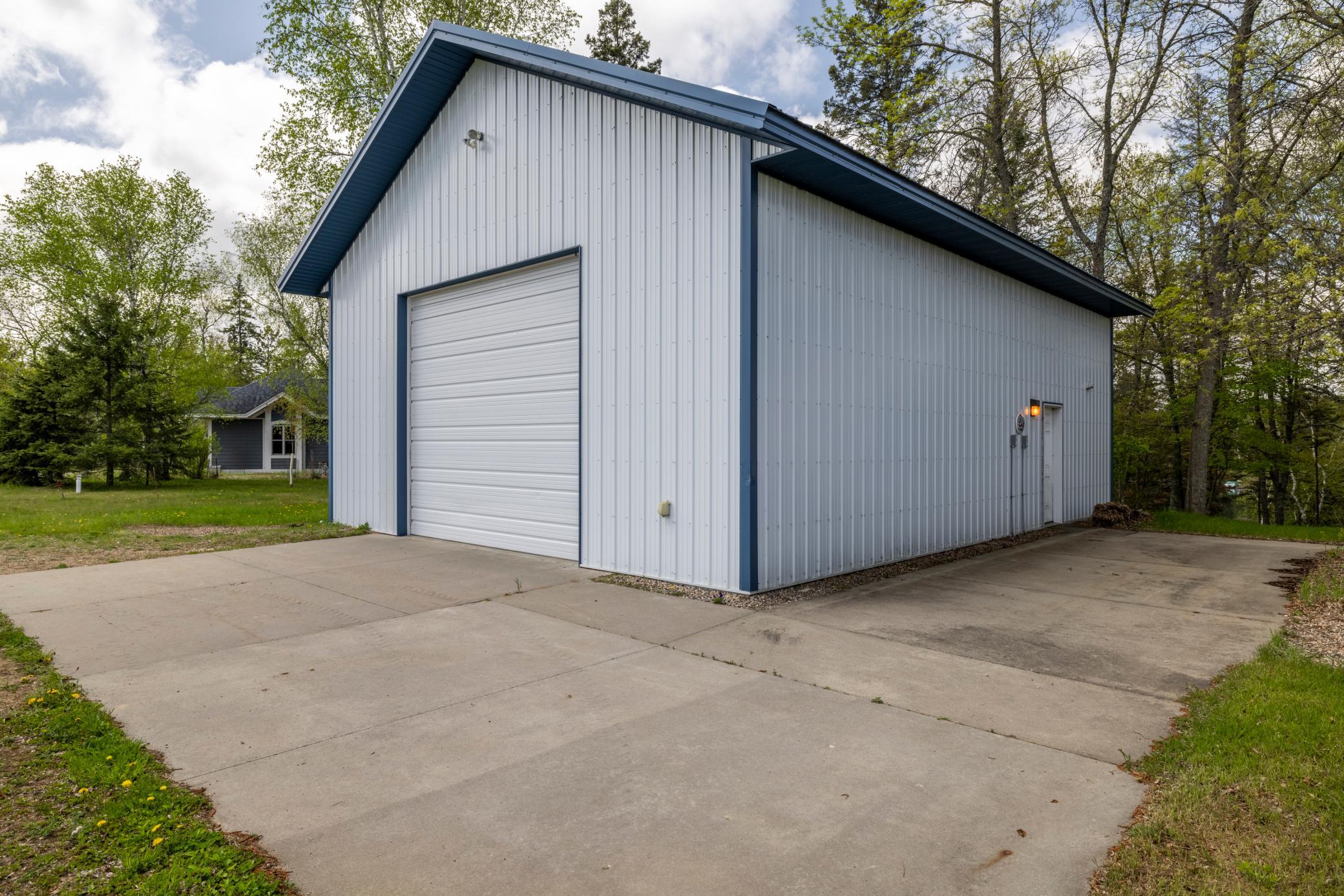 main property photo 78