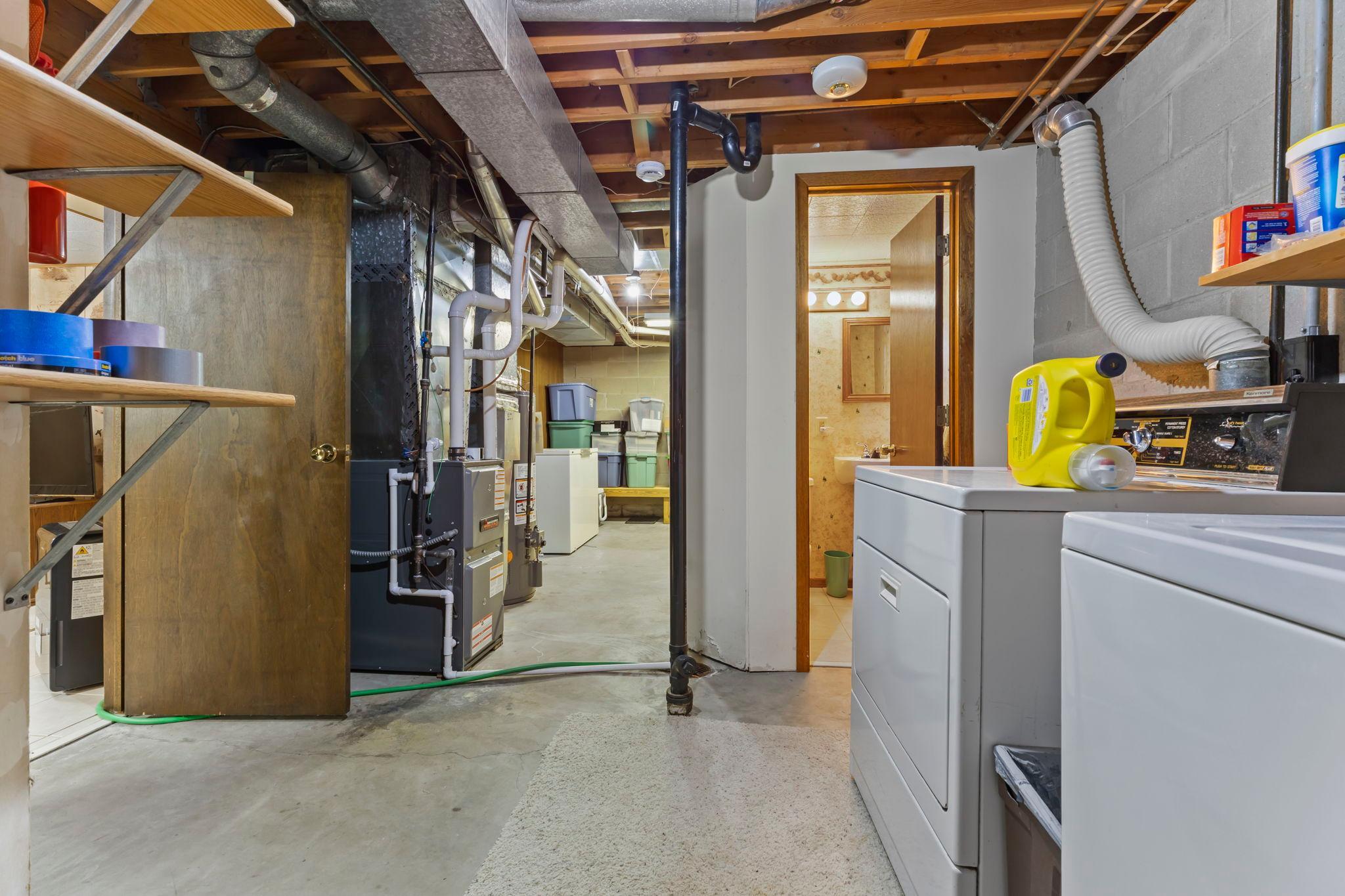 main property photo 28