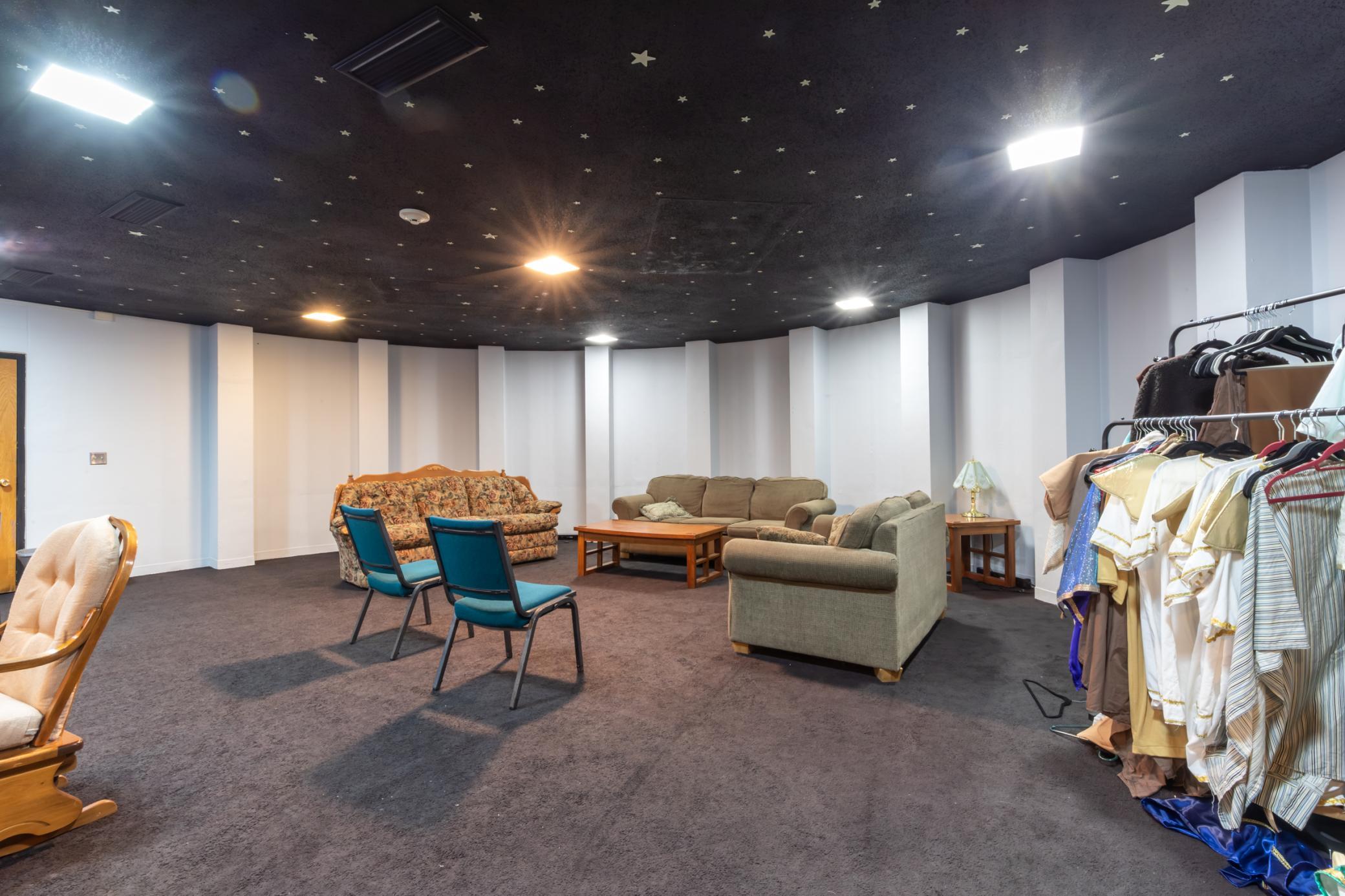 main property photo 28